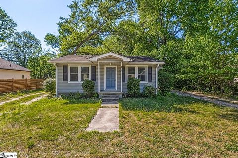 Photo of 2 Kitty Lane, Taylors, SC 29687 (MLS # 1589652)