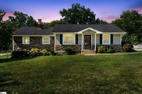 Photo of 103 Stadium Drive, Greenville, SC 29609 (MLS # 1571430)