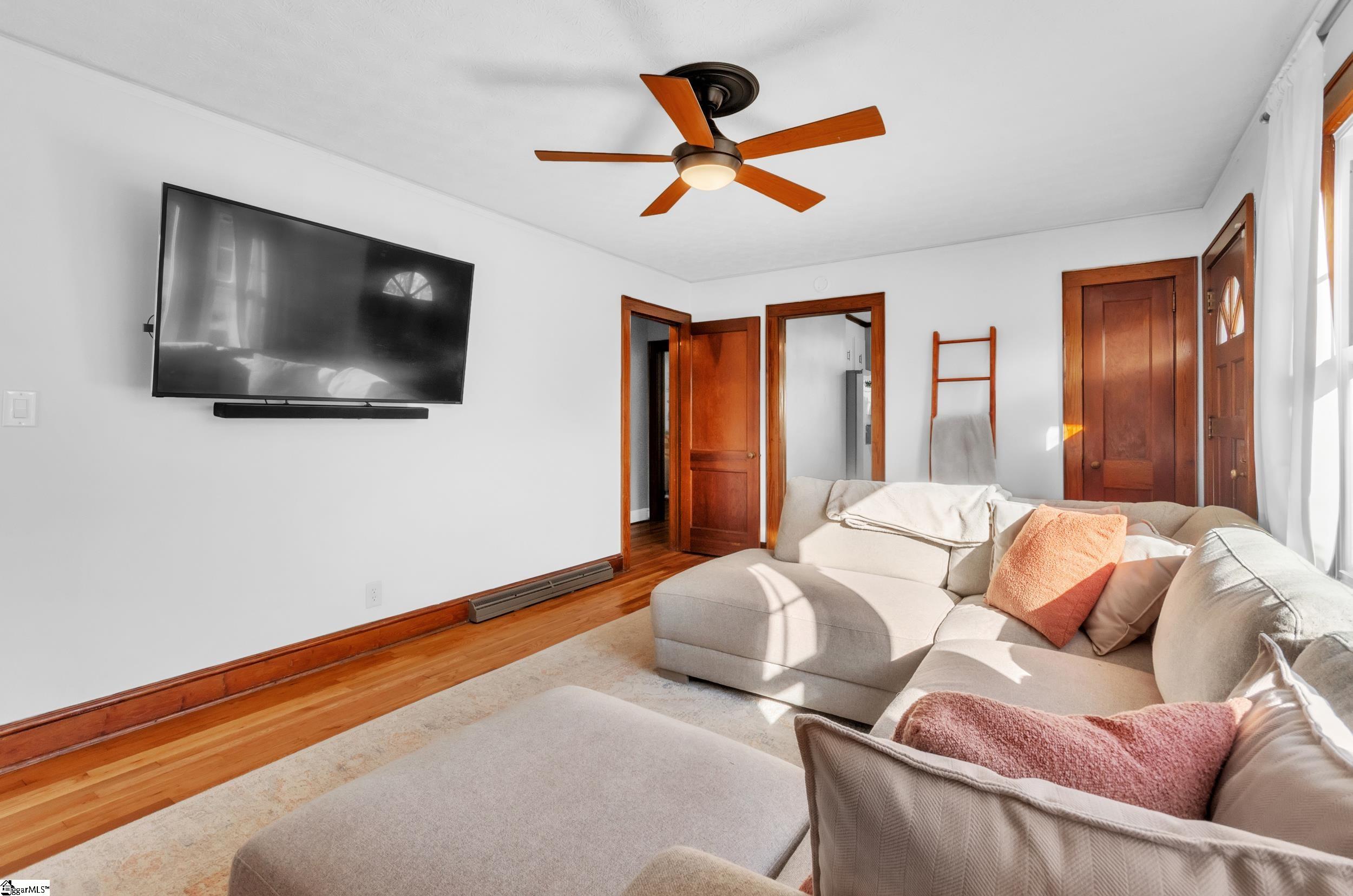 Greenville, South Carolina 29611, United States, 2 Bedrooms Bedrooms, ,2 BathroomsBathrooms,Residential,Contingent,91477