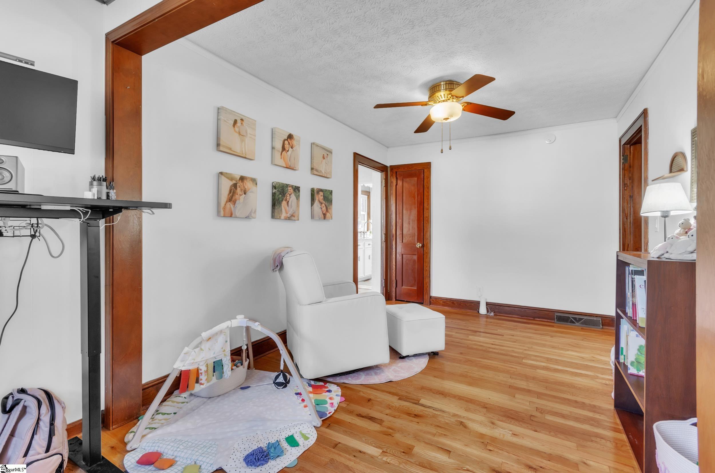 Greenville, South Carolina 29611, United States, 2 Bedrooms Bedrooms, ,2 BathroomsBathrooms,Residential,Contingent,91477