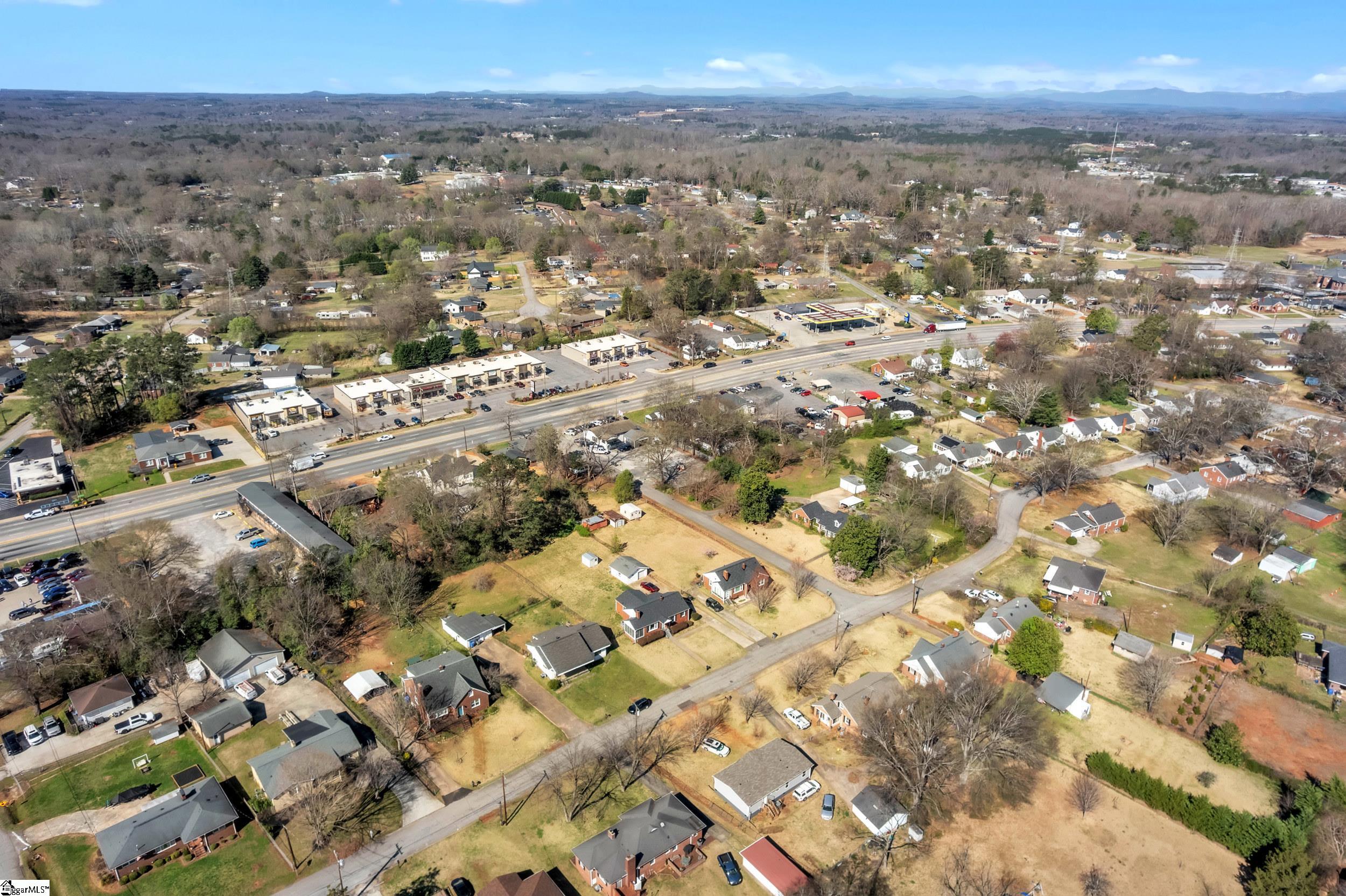 Greenville, South Carolina 29611, United States, 2 Bedrooms Bedrooms, ,2 BathroomsBathrooms,Residential,Contingent,91477