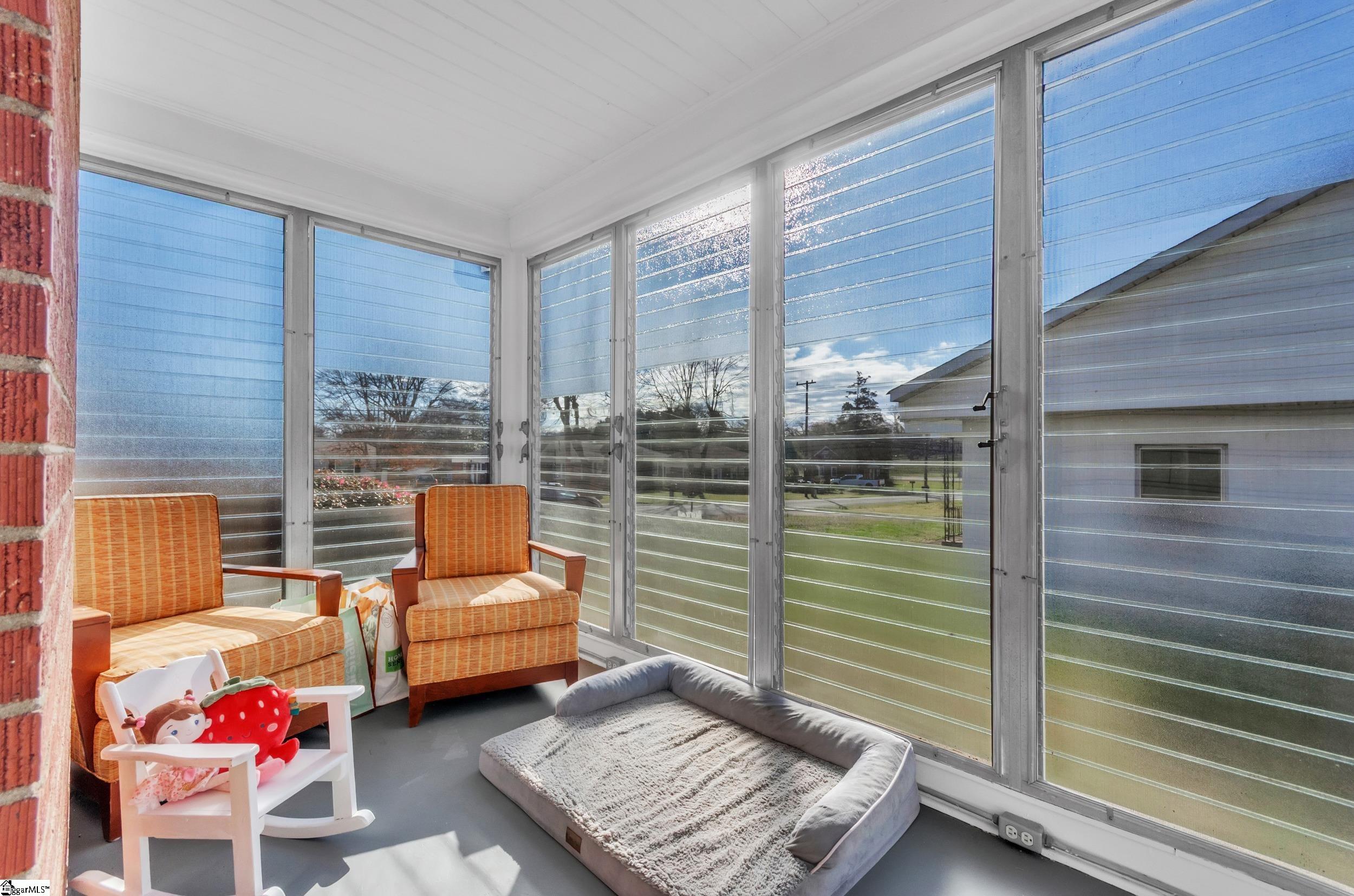 Greenville, South Carolina 29611, United States, 2 Bedrooms Bedrooms, ,2 BathroomsBathrooms,Residential,Contingent,91477