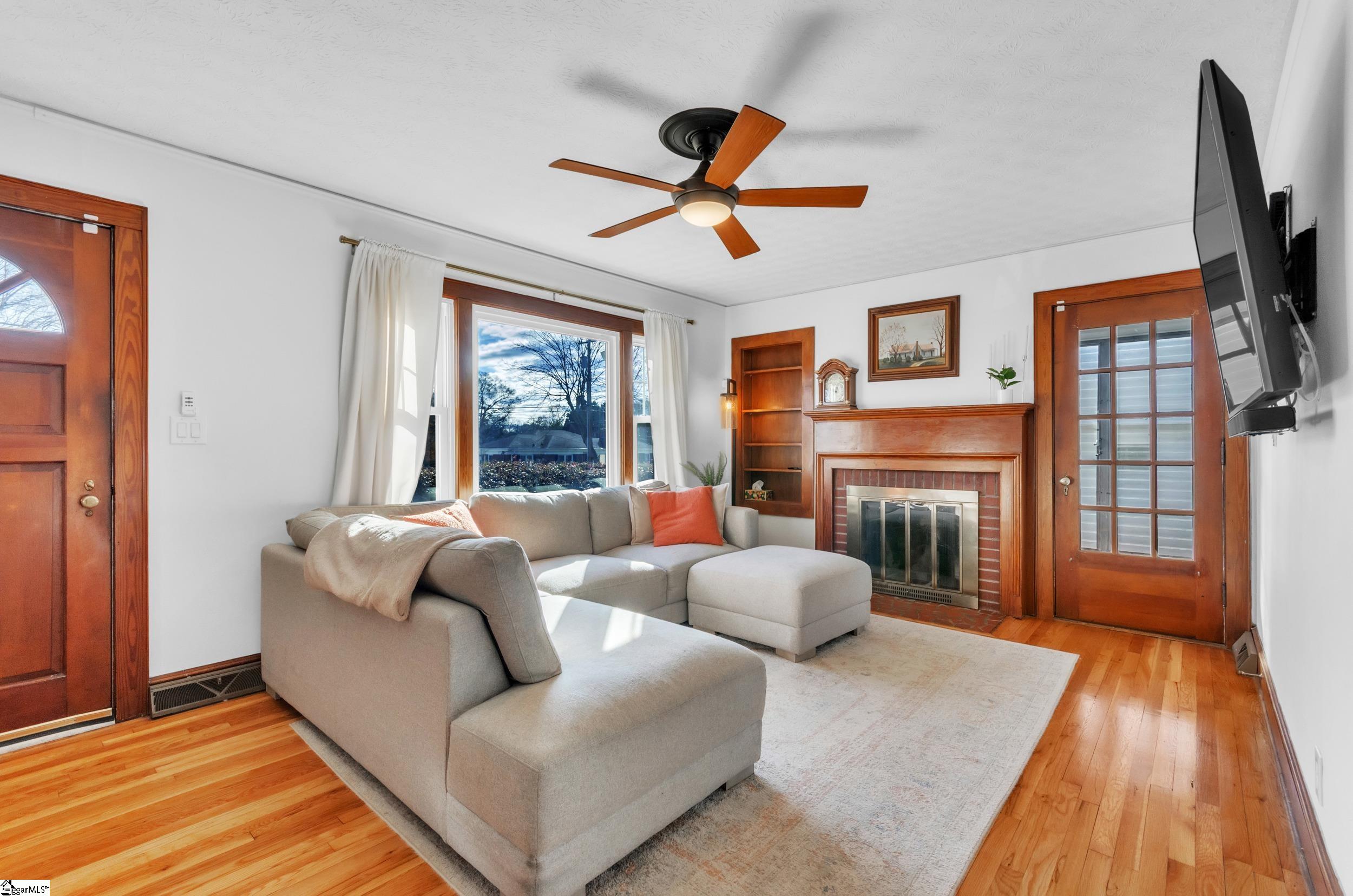 Greenville, South Carolina 29611, United States, 2 Bedrooms Bedrooms, ,2 BathroomsBathrooms,Residential,Contingent,91477