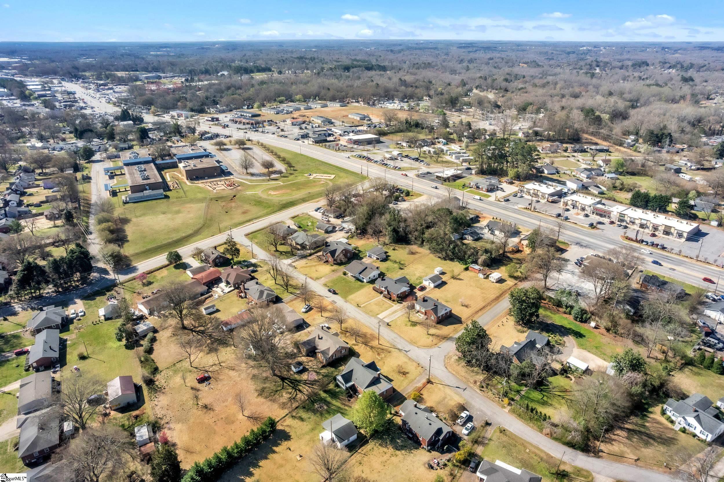 Greenville, South Carolina 29611, United States, 2 Bedrooms Bedrooms, ,2 BathroomsBathrooms,Residential,Contingent,91477