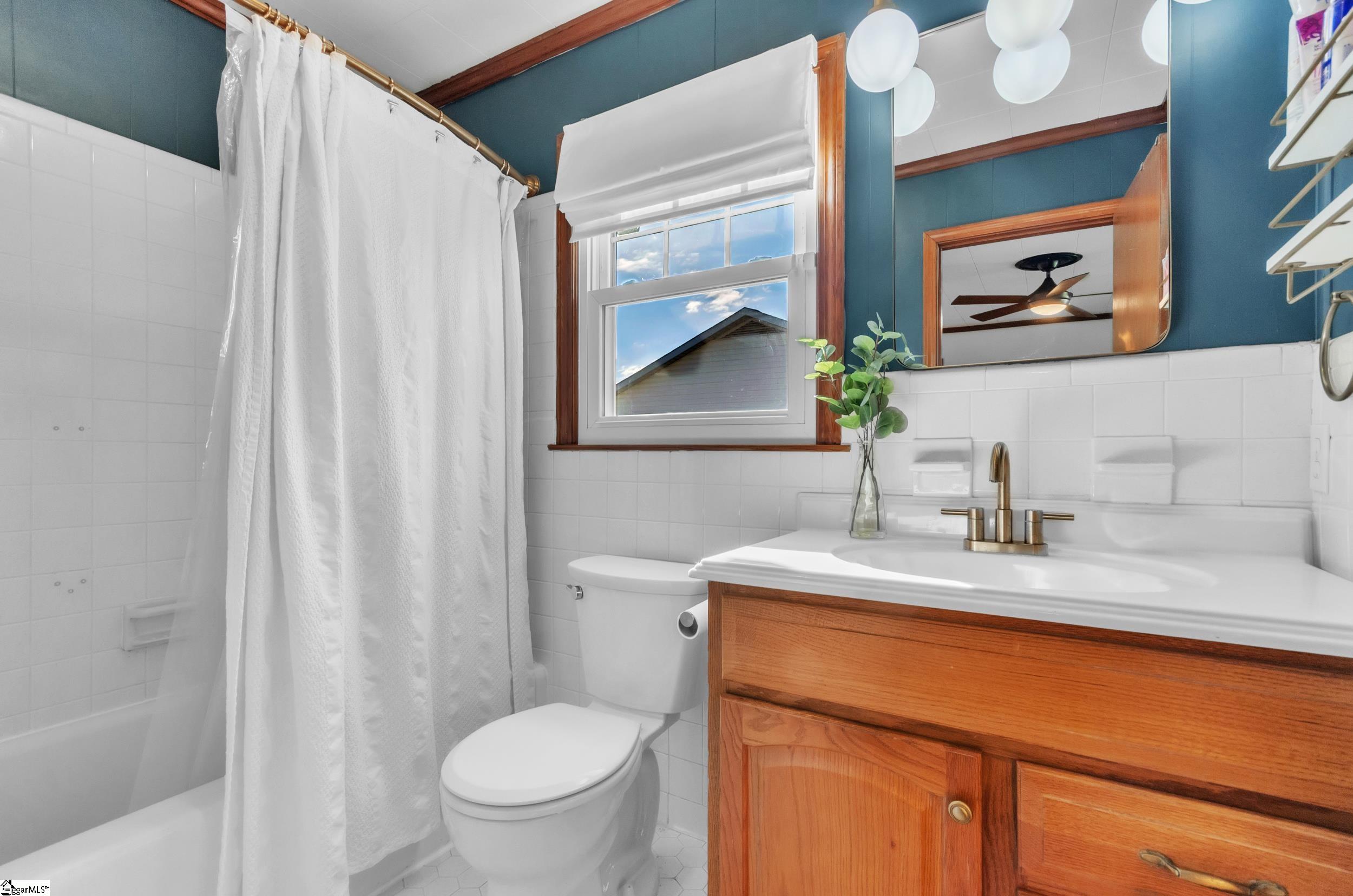 Greenville, South Carolina 29611, United States, 2 Bedrooms Bedrooms, ,2 BathroomsBathrooms,Residential,Contingent,91477