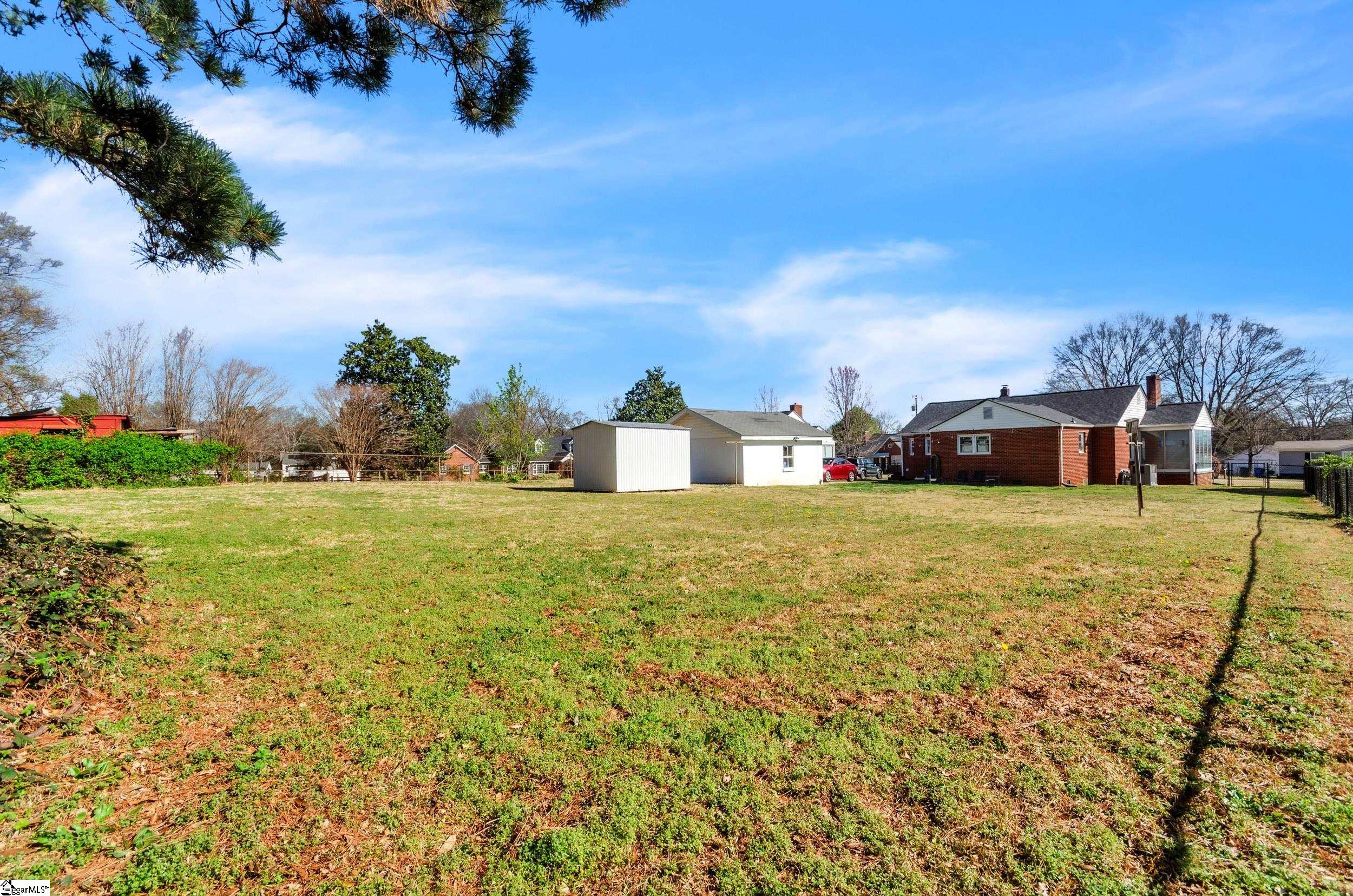 Greenville, South Carolina 29611, United States, 2 Bedrooms Bedrooms, ,2 BathroomsBathrooms,Residential,Contingent,91477