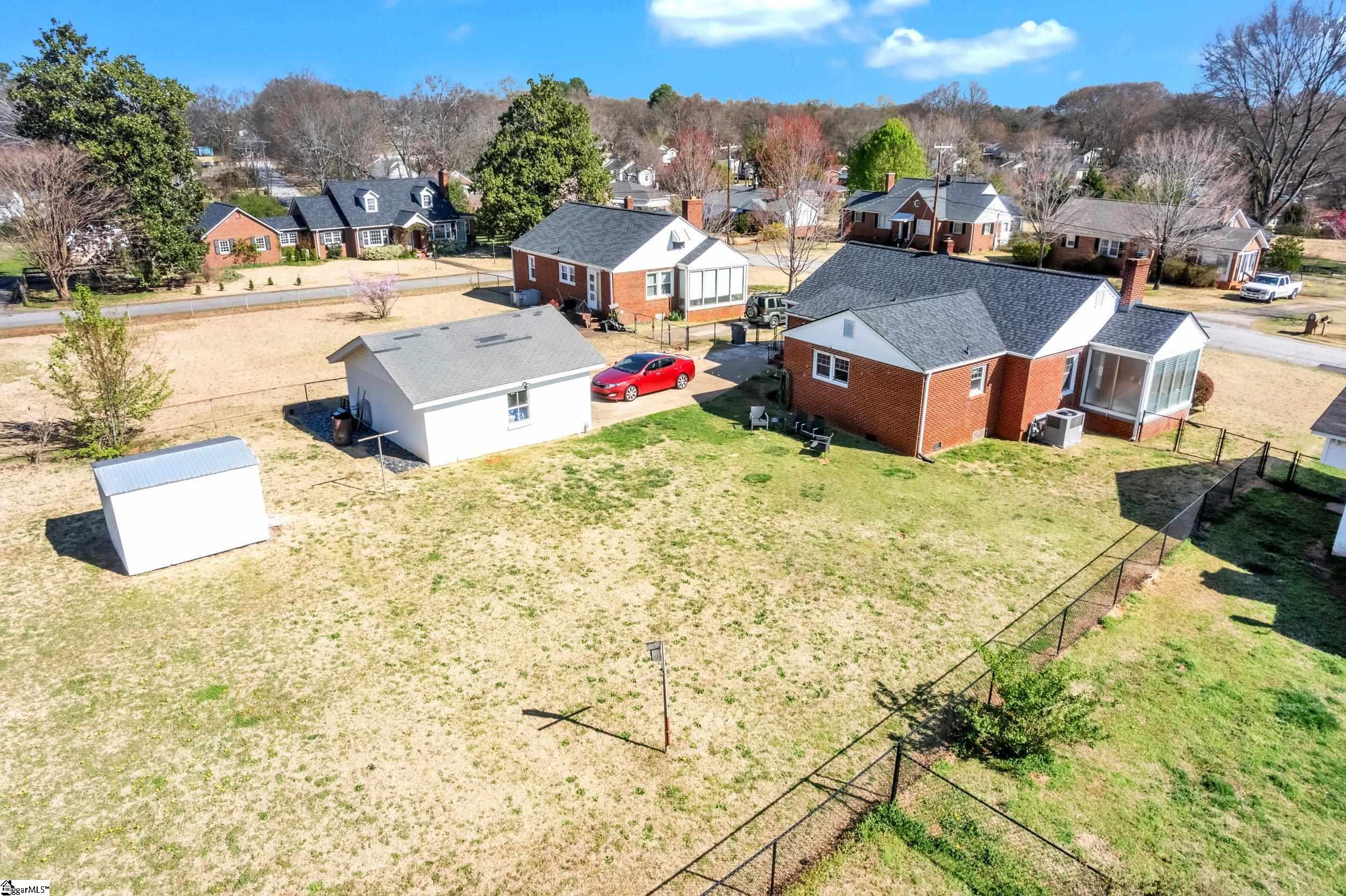 Greenville, South Carolina 29611, United States, 2 Bedrooms Bedrooms, ,2 BathroomsBathrooms,Residential,Contingent,91477