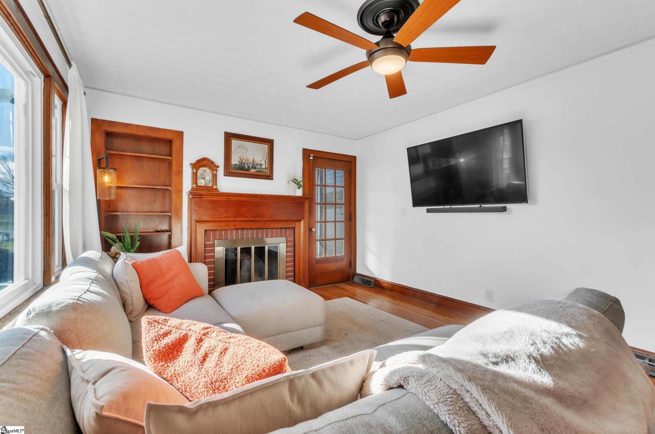 Greenville, South Carolina 29611, United States, 2 Bedrooms Bedrooms, ,2 BathroomsBathrooms,Residential,Contingent,91477