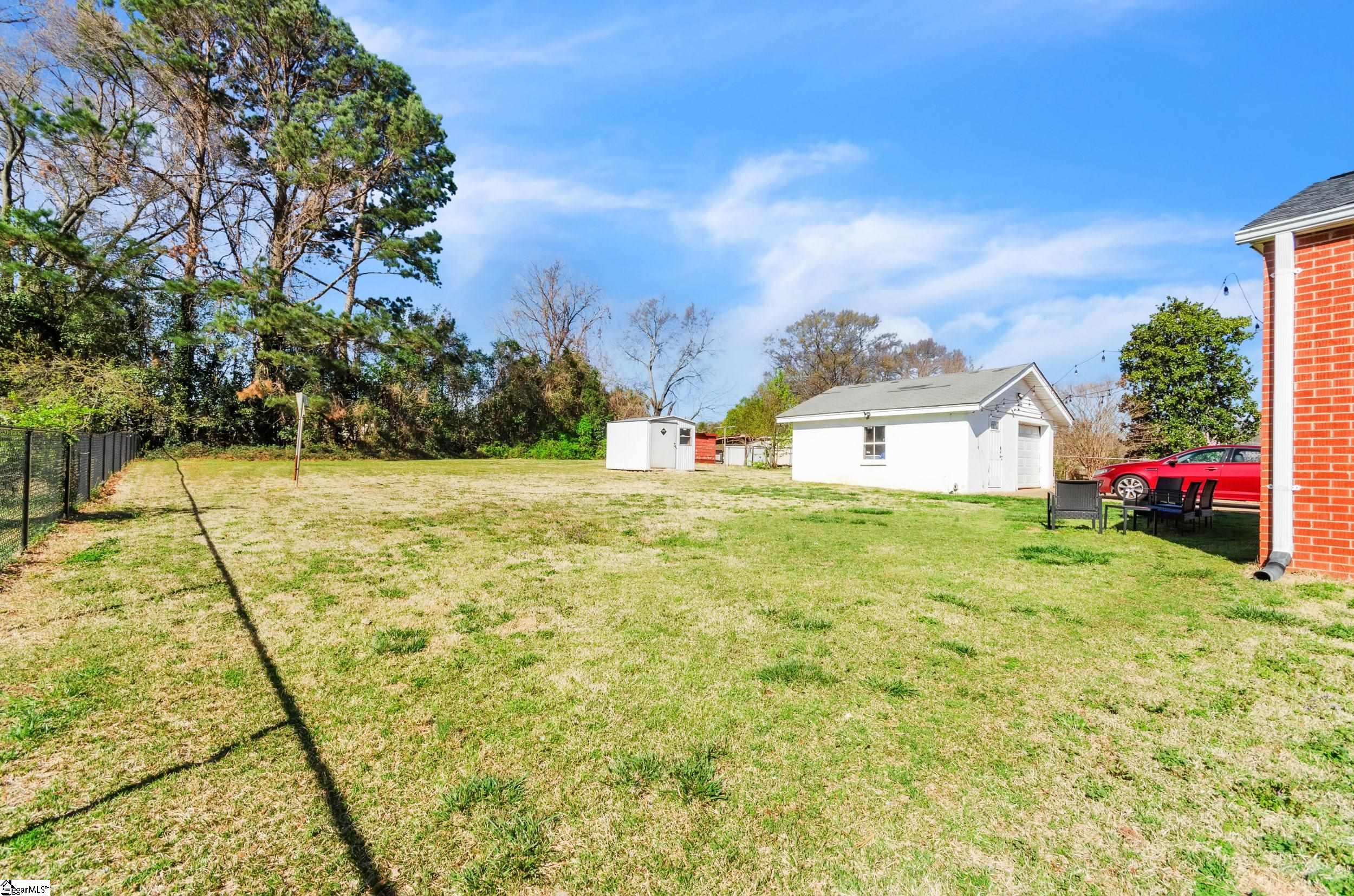 Greenville, South Carolina 29611, United States, 2 Bedrooms Bedrooms, ,2 BathroomsBathrooms,Residential,Contingent,91477