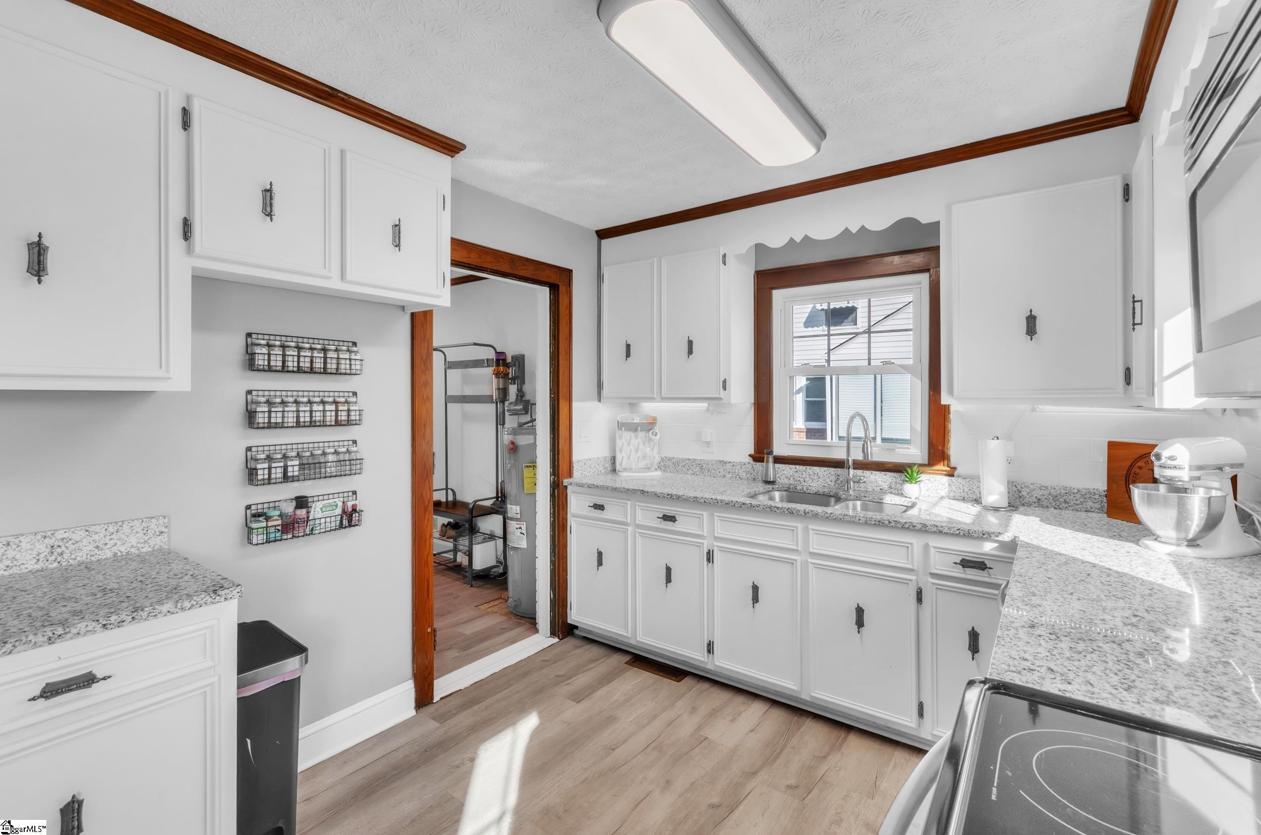 Greenville, South Carolina 29611, United States, 2 Bedrooms Bedrooms, ,2 BathroomsBathrooms,Residential,Contingent,91477