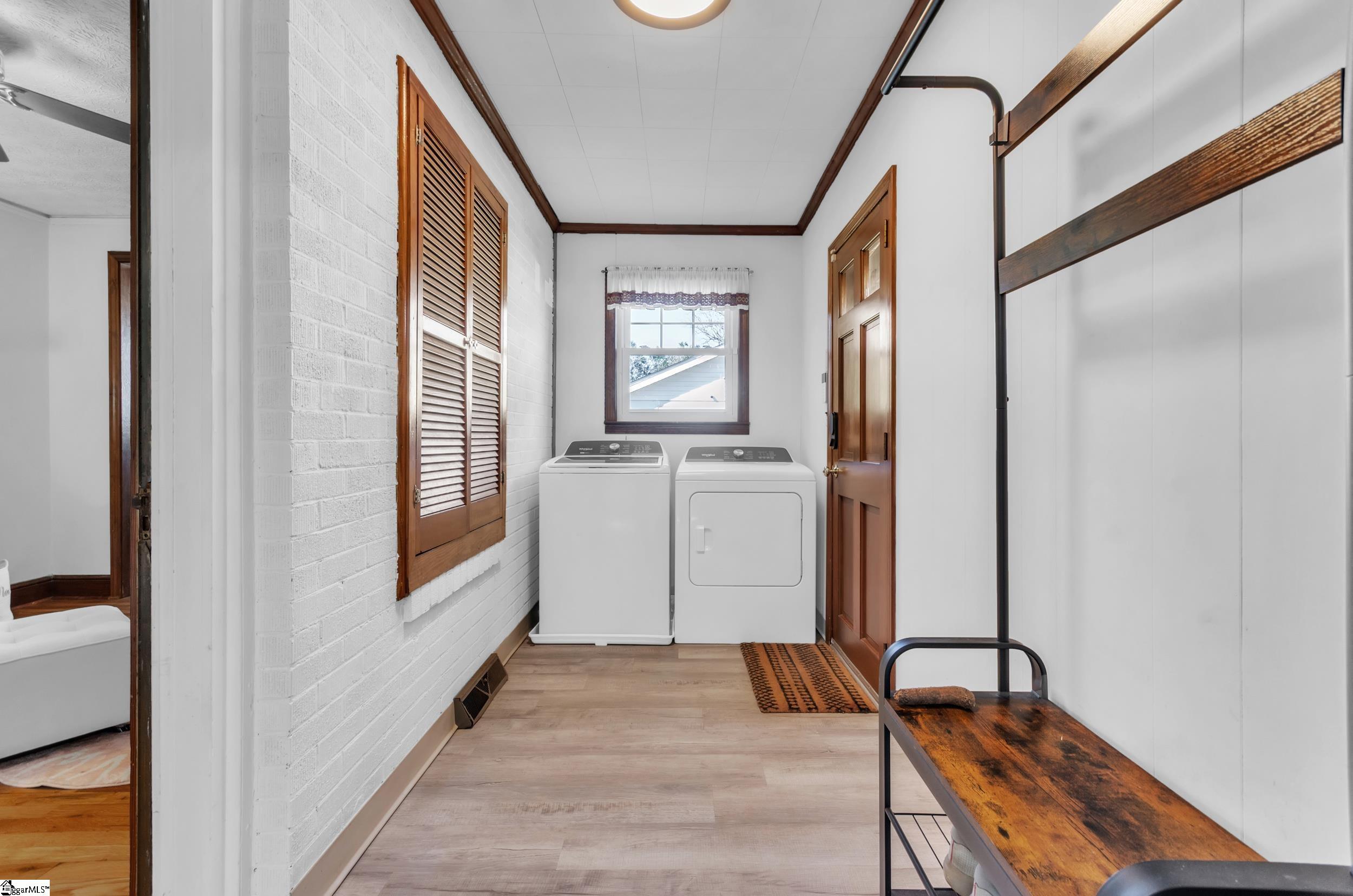 Greenville, South Carolina 29611, United States, 2 Bedrooms Bedrooms, ,2 BathroomsBathrooms,Residential,Contingent,91477