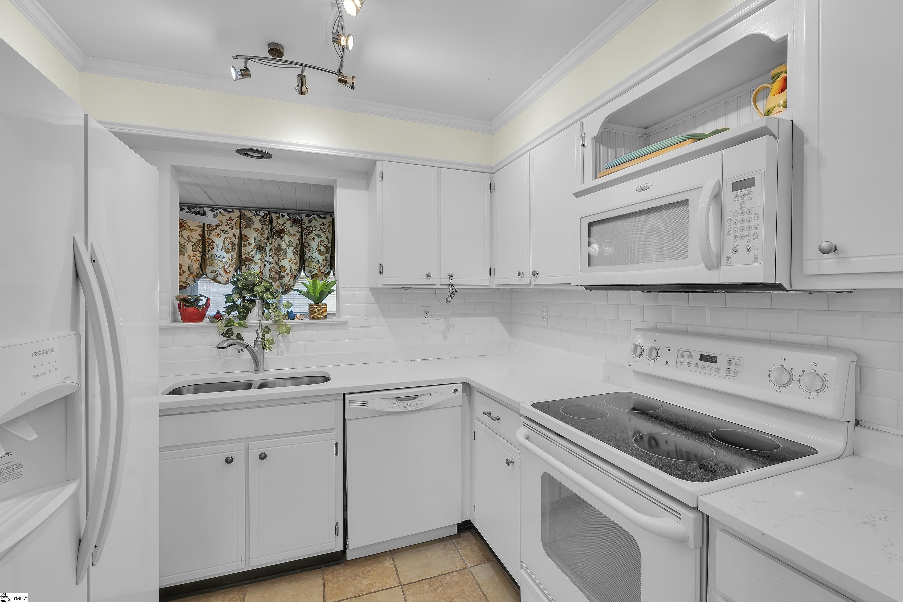 Greenville, South Carolina 29601, United States, 2 Bedrooms Bedrooms, ,2 BathroomsBathrooms,Residential,Active,234464