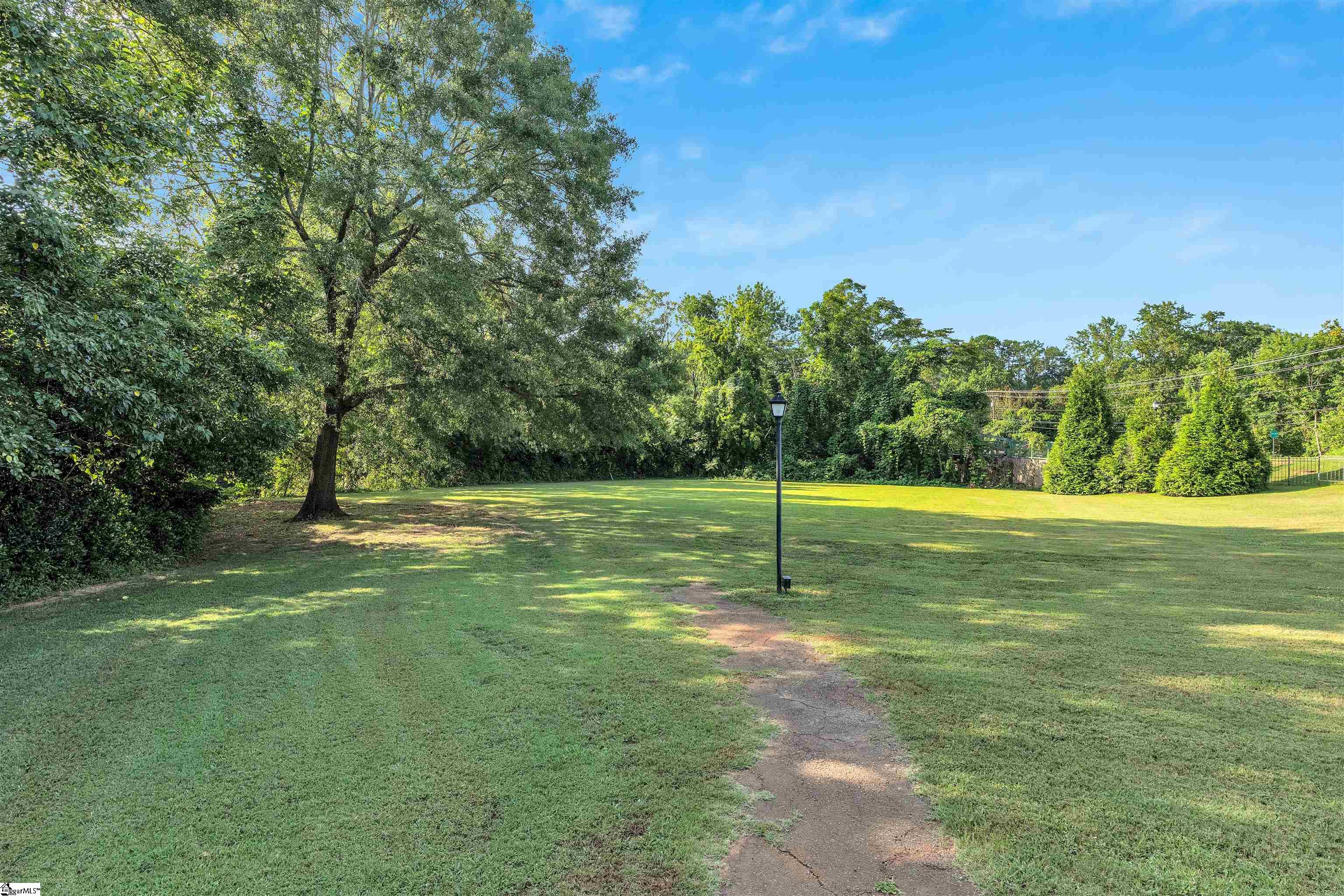 Greenville, South Carolina 29601, United States, 2 Bedrooms Bedrooms, ,2 BathroomsBathrooms,Residential,Active,234464