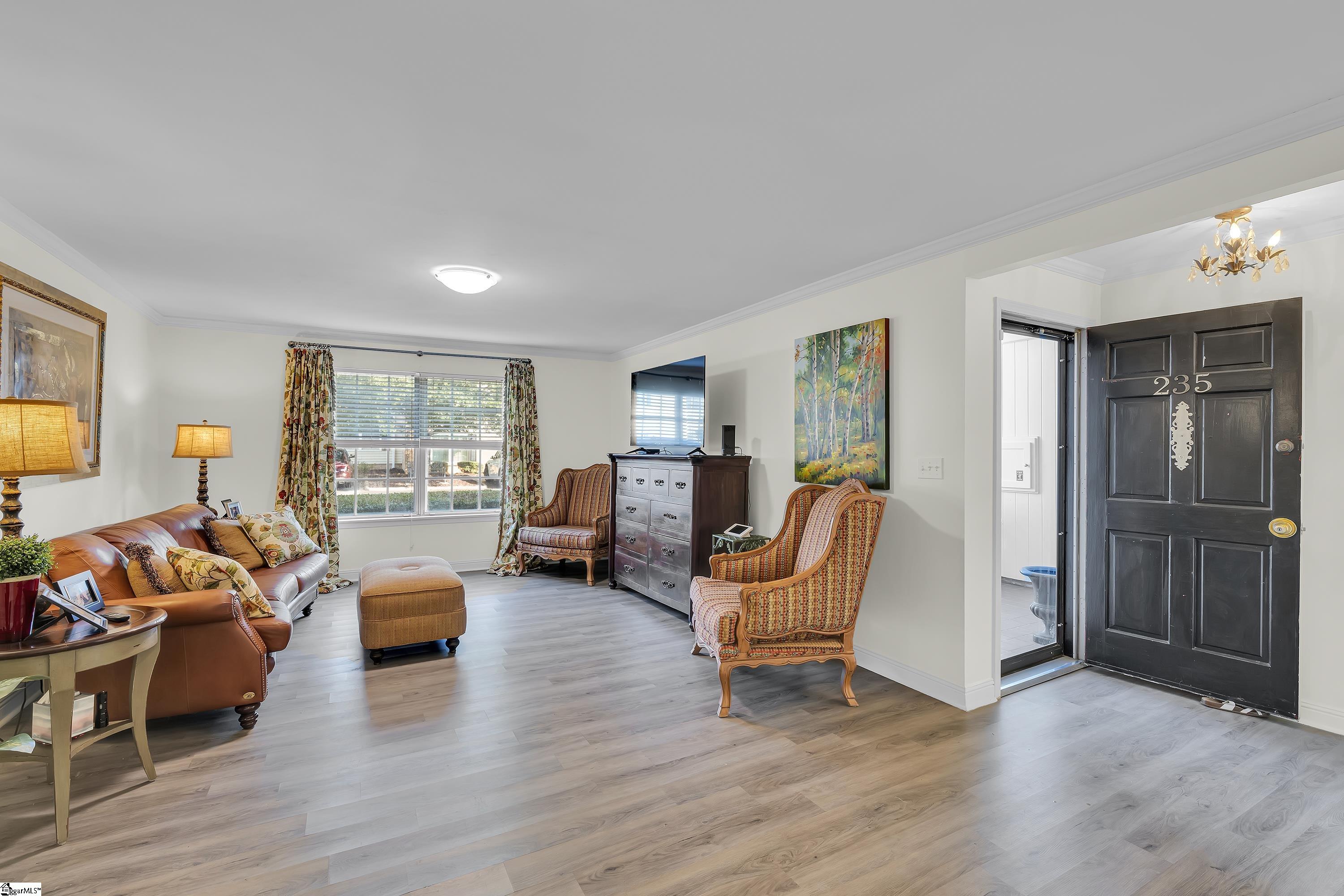 Greenville, South Carolina 29601, United States, 2 Bedrooms Bedrooms, ,2 BathroomsBathrooms,Residential,Active,234464