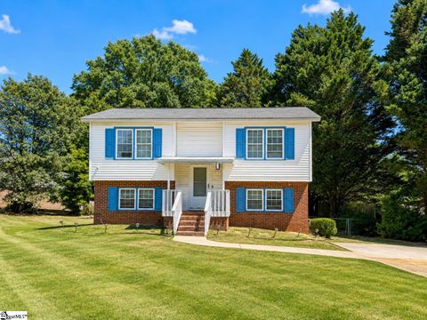 Photo of 101 Agewood Drive, Simpsonville, SC 29680 (MLS # 1592223)