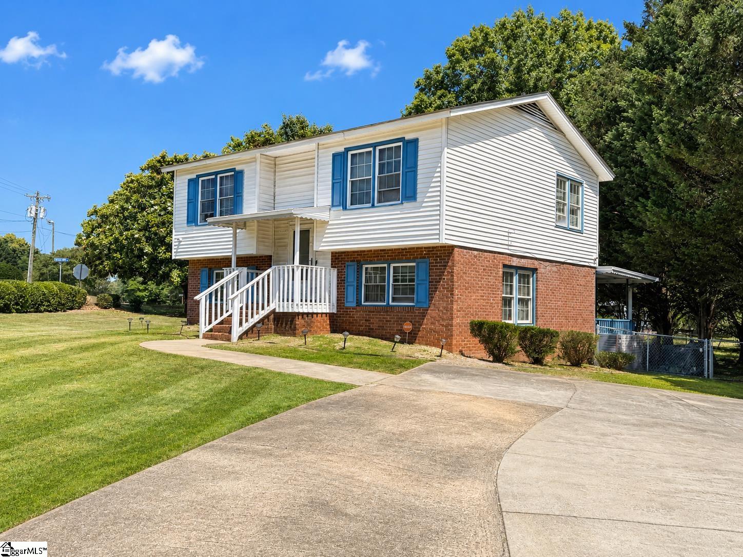 101 Agewood Drive, Simpsonville, SC Home for Sale 3 101 Agewood Drive