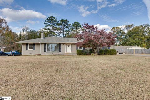 Photo of 116 Knollview Drive, Greenville, SC 29611 (MLS # 1573451)