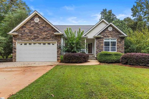 Photo of 138 Yacht Drive, Laurens, SC 29360 (MLS # 1571307)