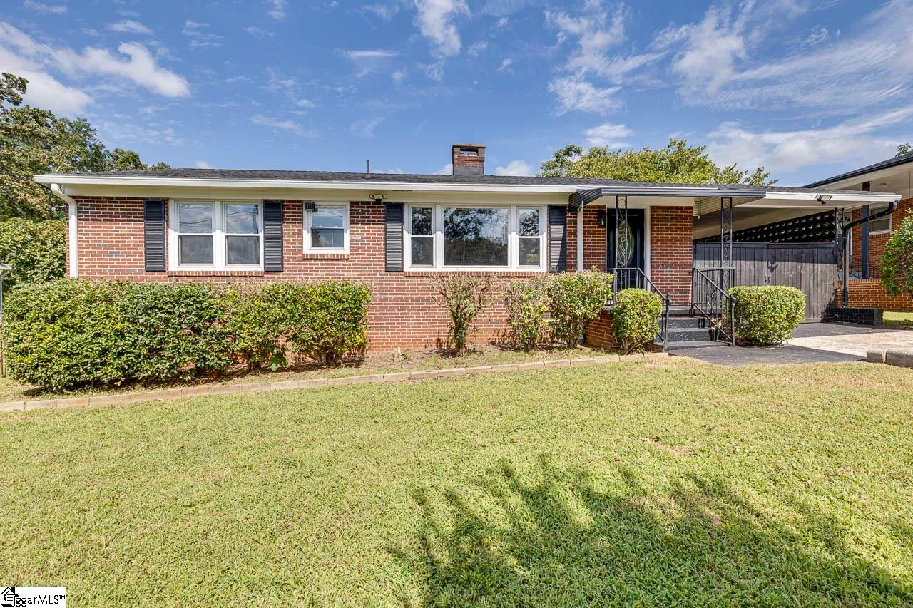 24 Maudie Street