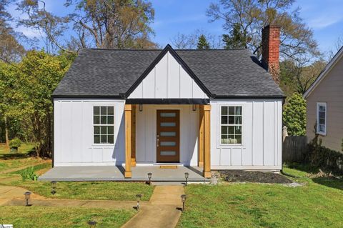 Photo of 14 Hawthorne Lane, Greenville, SC 29605 (MLS # 1585484)