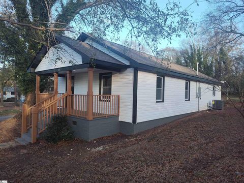 Photo of 306 Spruce Street, Spartanburg, SC 29303 (MLS # 1577323)