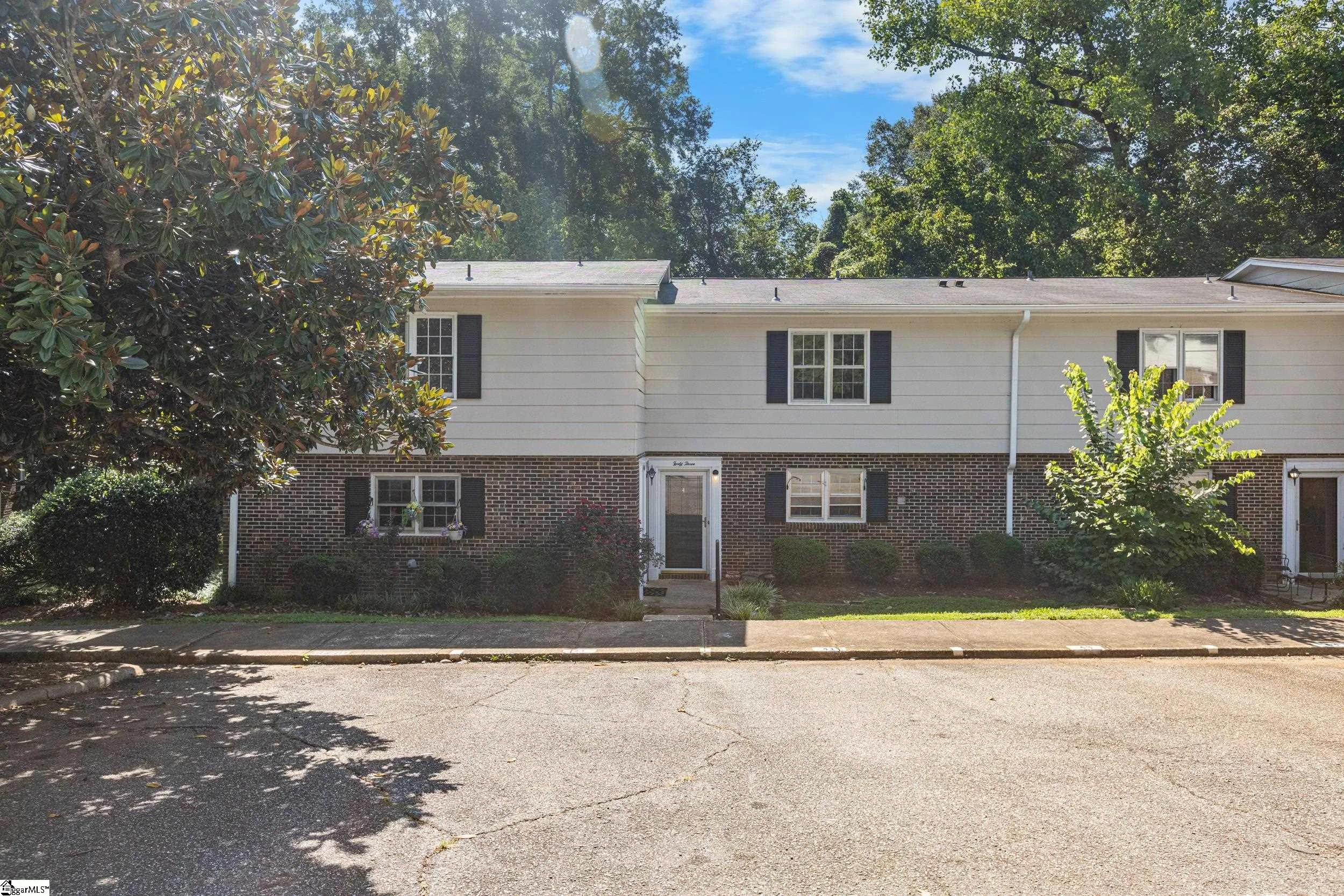 43 Summercreek Drive
