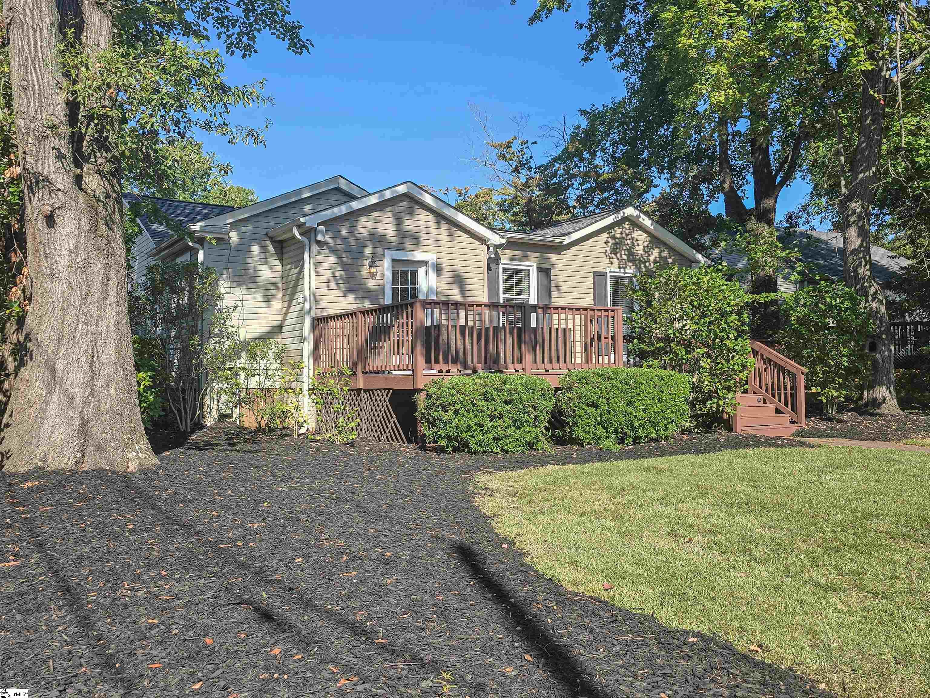 Greenville, South Carolina 29609, United States, 3 Bedrooms Bedrooms, ,2 BathroomsBathrooms,Residential,Contingent,208830