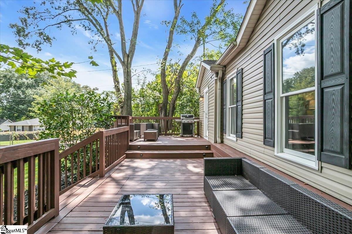 Greenville, South Carolina 29609, United States, 3 Bedrooms Bedrooms, ,2 BathroomsBathrooms,Residential,Contingent,208830