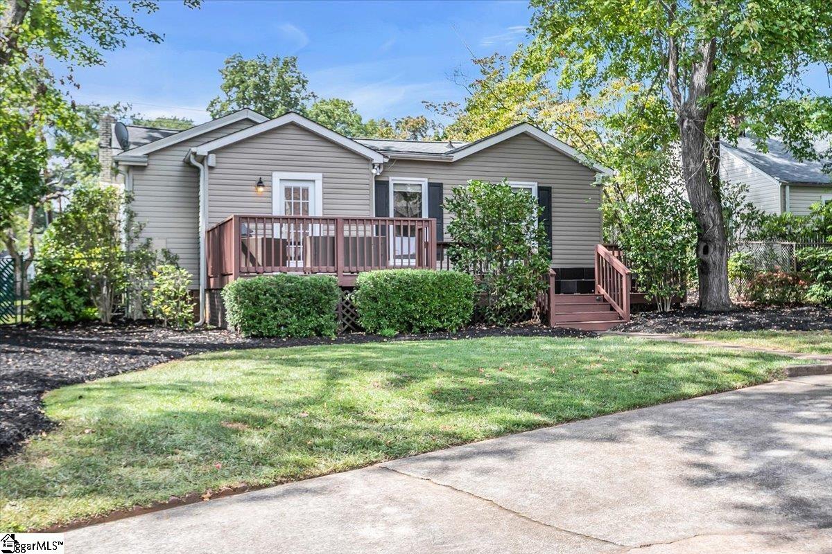 Greenville, South Carolina 29609, United States, 3 Bedrooms Bedrooms, ,2 BathroomsBathrooms,Residential,Contingent,208830