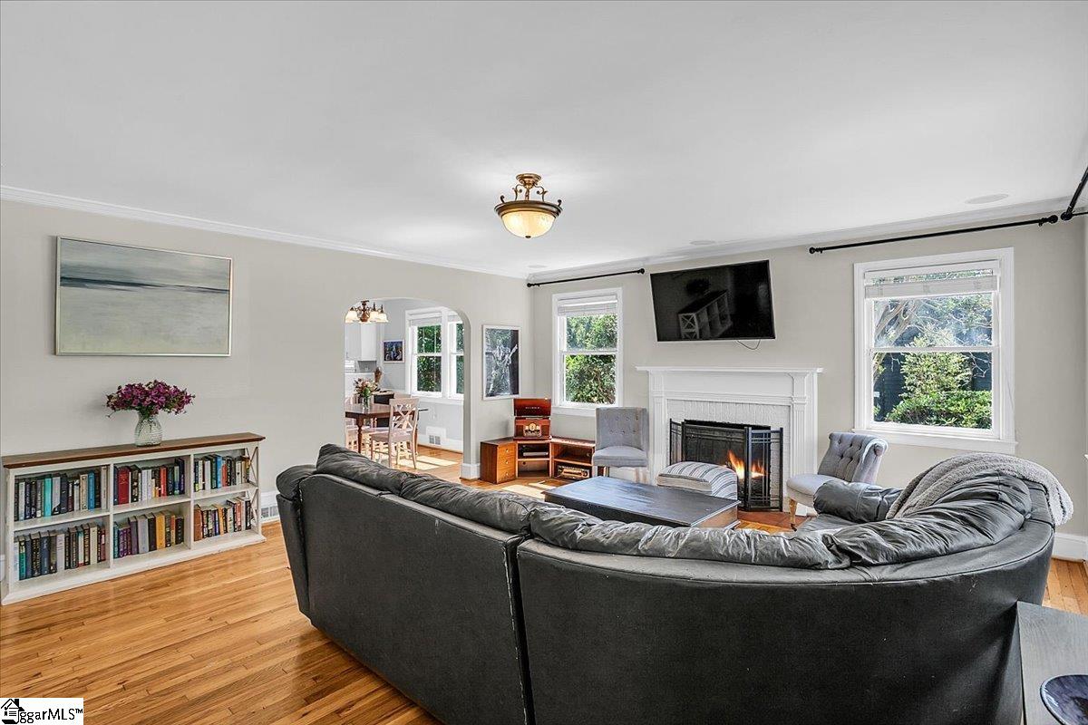 Greenville, South Carolina 29609, United States, 3 Bedrooms Bedrooms, ,2 BathroomsBathrooms,Residential,Contingent,208830