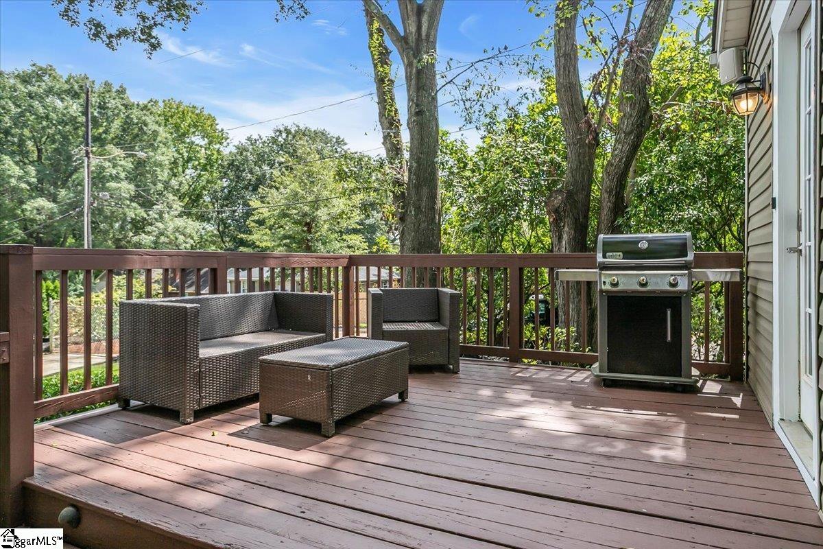 Greenville, South Carolina 29609, United States, 3 Bedrooms Bedrooms, ,2 BathroomsBathrooms,Residential,Contingent,208830