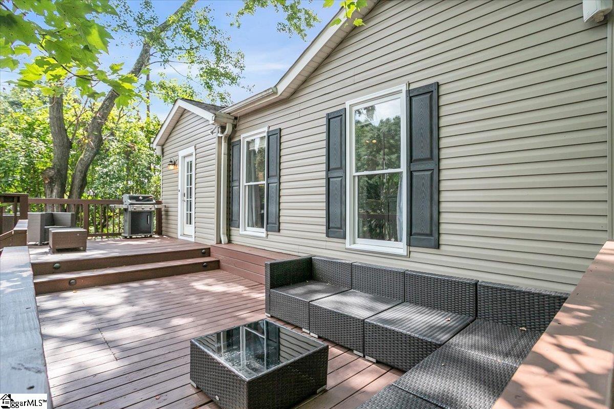 Greenville, South Carolina 29609, United States, 3 Bedrooms Bedrooms, ,2 BathroomsBathrooms,Residential,Contingent,208830