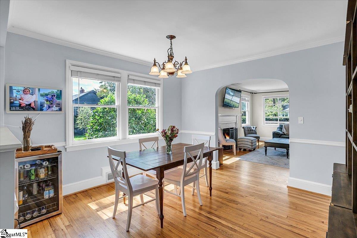 Greenville, South Carolina 29609, United States, 3 Bedrooms Bedrooms, ,2 BathroomsBathrooms,Residential,Contingent,208830