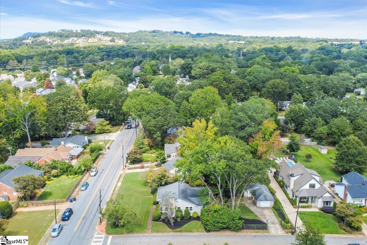 Greenville, South Carolina 29609, United States, 3 Bedrooms Bedrooms, ,2 BathroomsBathrooms,Residential,Contingent,208830