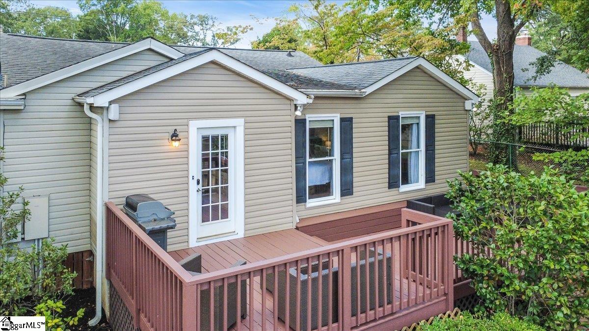 Greenville, South Carolina 29609, United States, 3 Bedrooms Bedrooms, ,2 BathroomsBathrooms,Residential,Contingent,208830