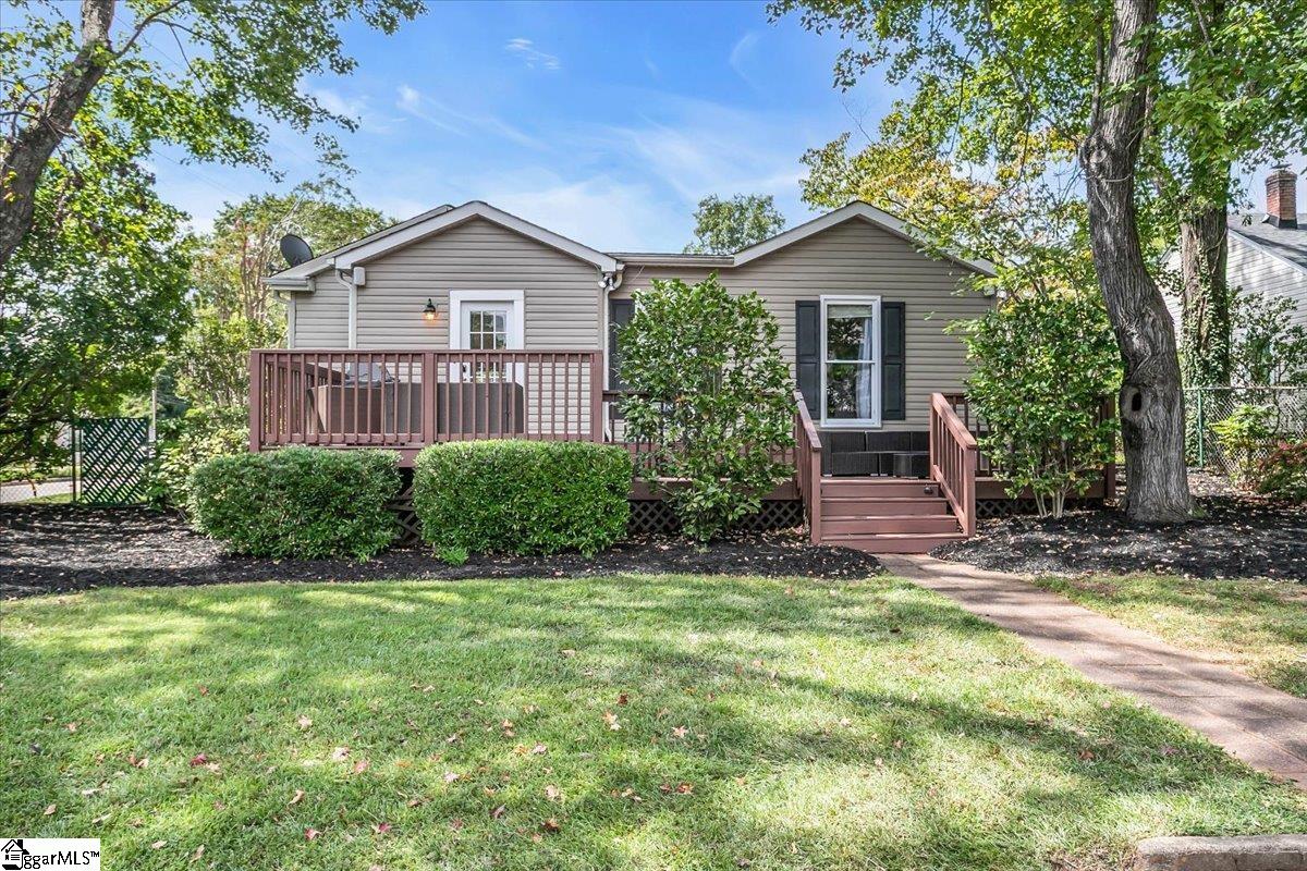 Greenville, South Carolina 29609, United States, 3 Bedrooms Bedrooms, ,2 BathroomsBathrooms,Residential,Contingent,208830