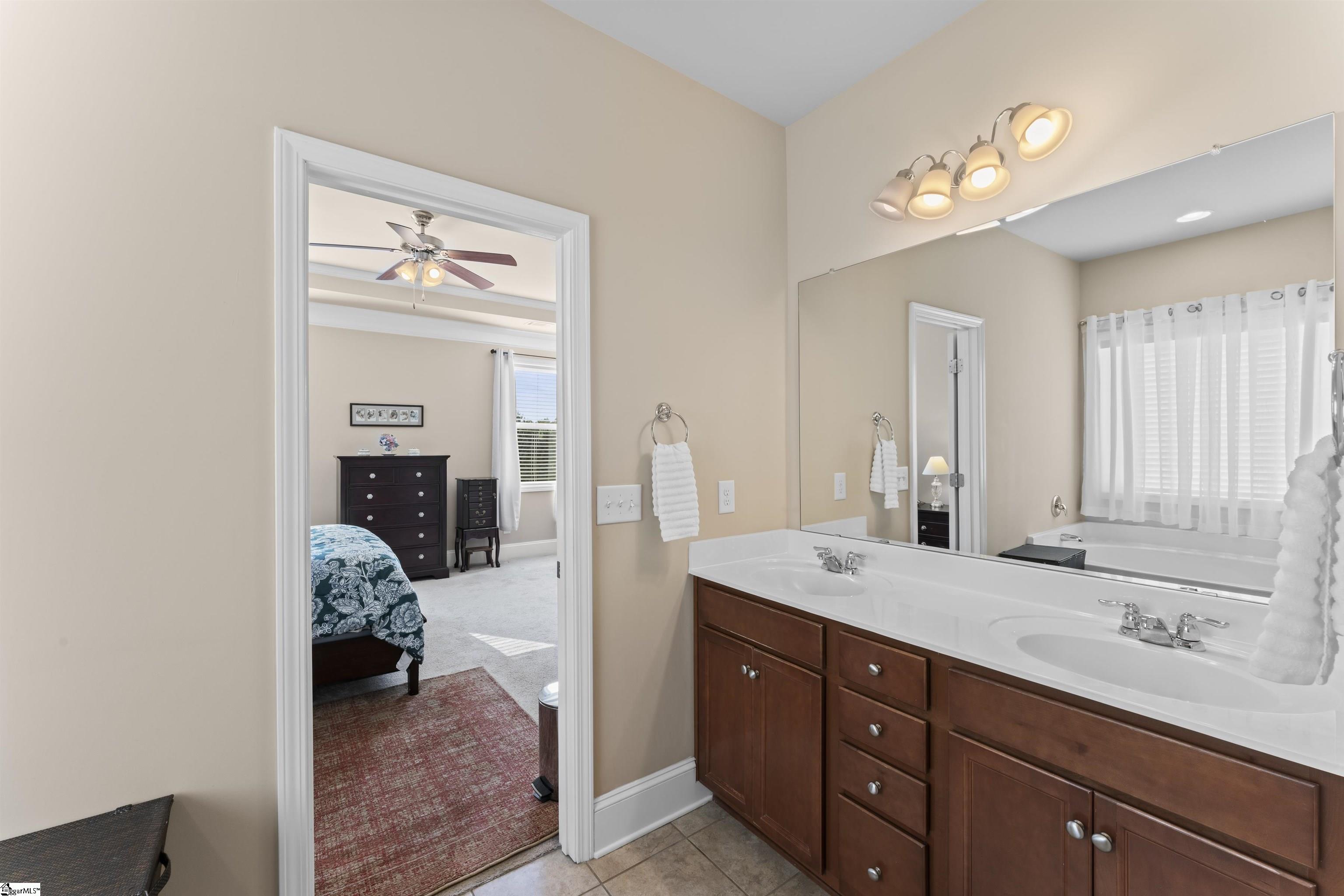 Anderson, South Carolina 29621, United States, 3 Bedrooms Bedrooms, ,2 BathroomsBathrooms,Residential,Active,233301