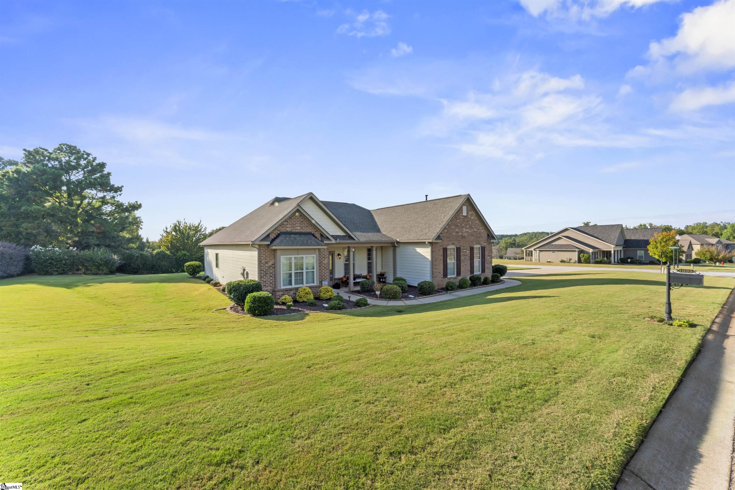 Anderson, South Carolina 29621, United States, 3 Bedrooms Bedrooms, ,2 BathroomsBathrooms,Residential,Active,233301