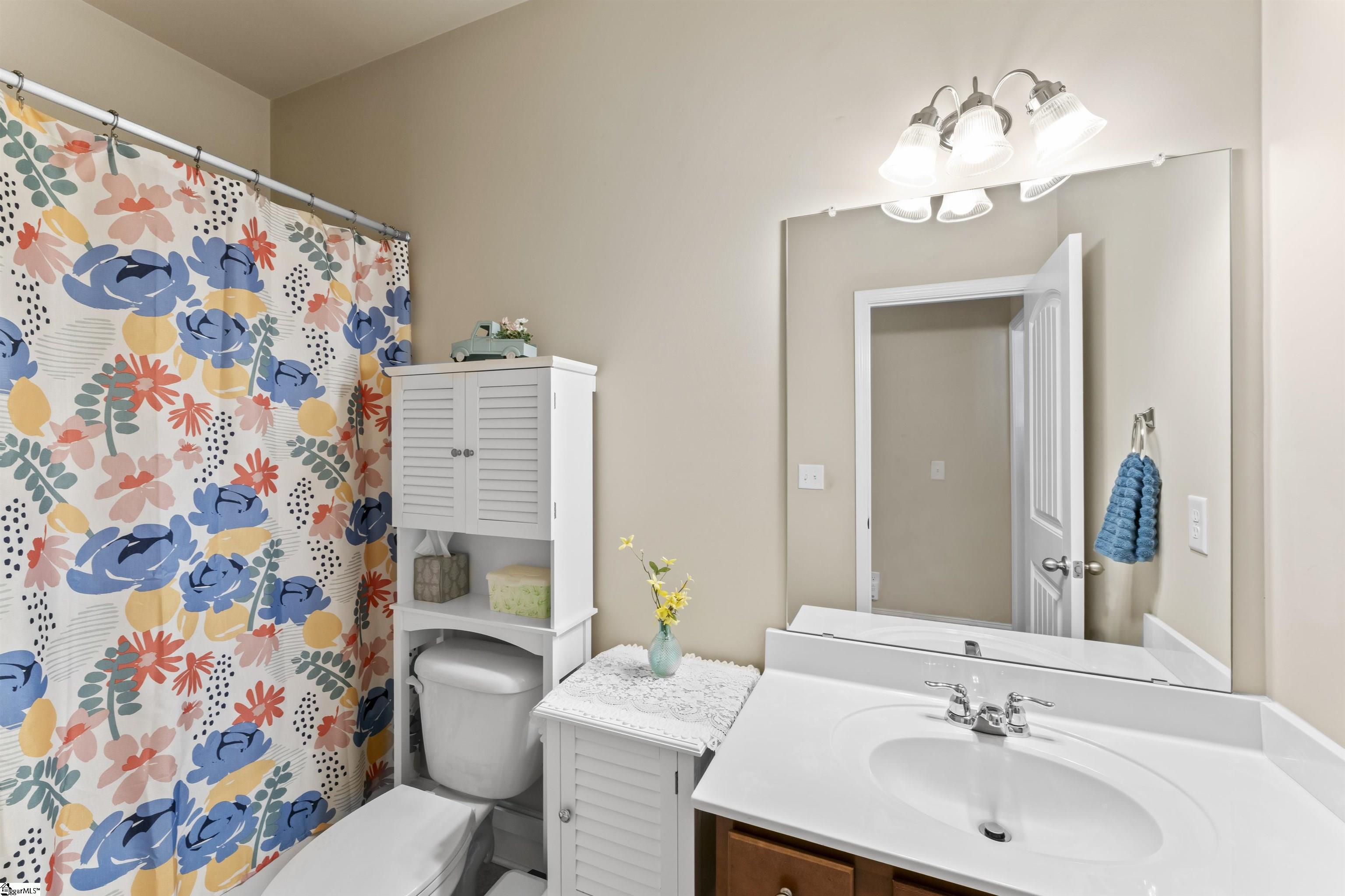 Anderson, South Carolina 29621, United States, 3 Bedrooms Bedrooms, ,2 BathroomsBathrooms,Residential,Active,233301