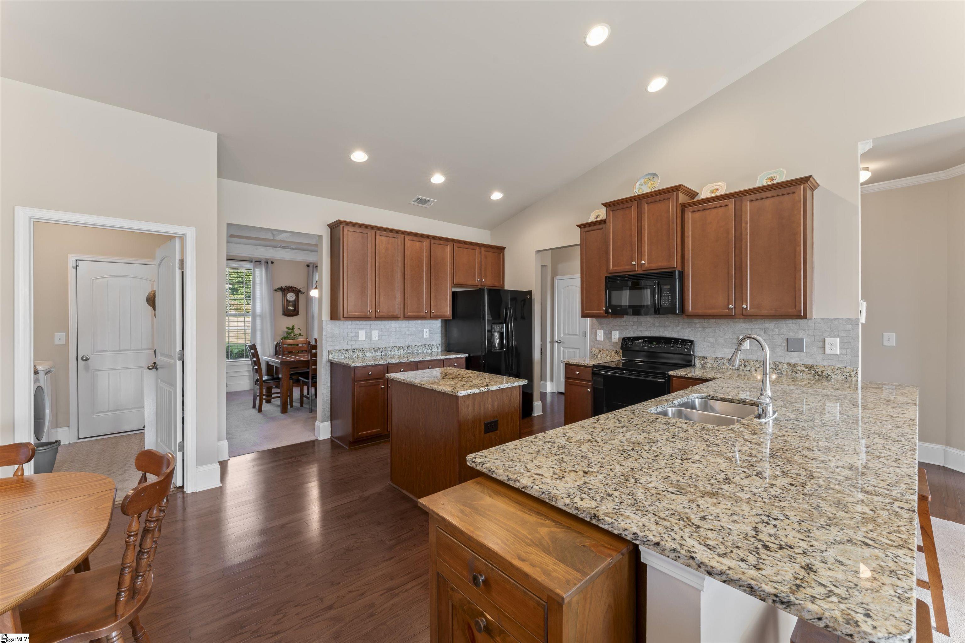 Anderson, South Carolina 29621, United States, 3 Bedrooms Bedrooms, ,2 BathroomsBathrooms,Residential,Active,233301