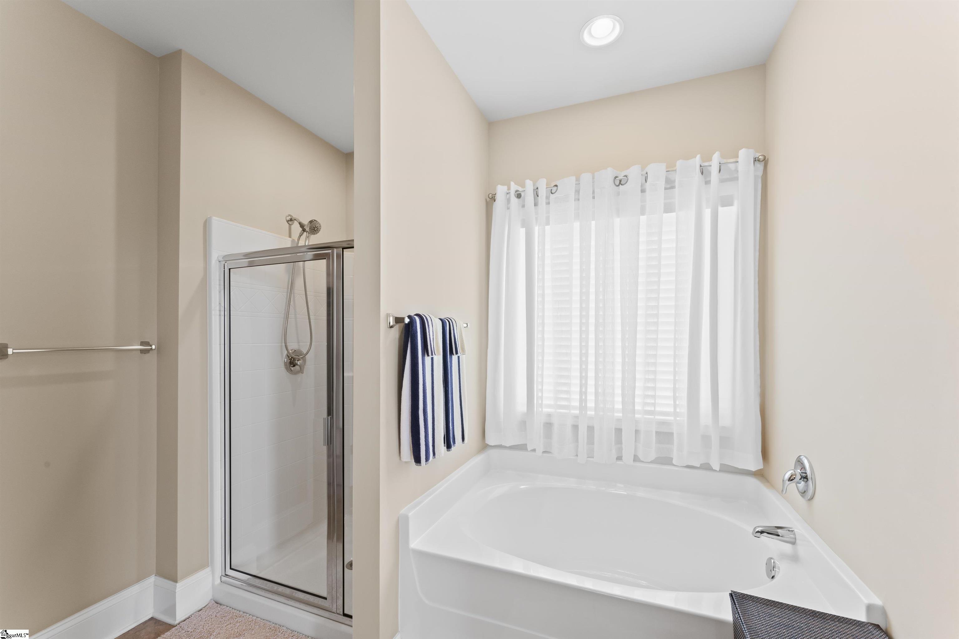 Anderson, South Carolina 29621, United States, 3 Bedrooms Bedrooms, ,2 BathroomsBathrooms,Residential,Active,233301