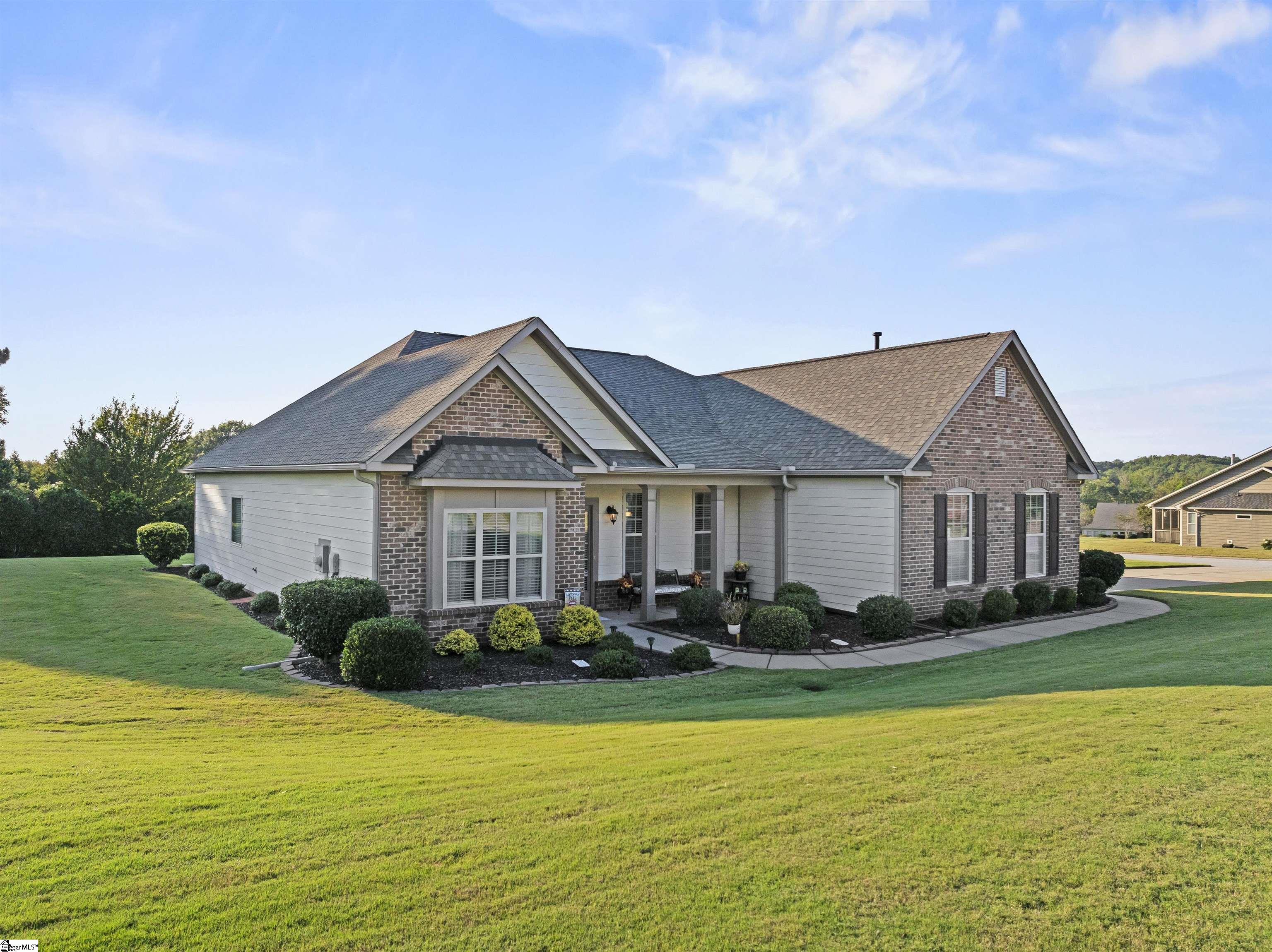 Anderson, South Carolina 29621, United States, 3 Bedrooms Bedrooms, ,2 BathroomsBathrooms,Residential,Active,233301