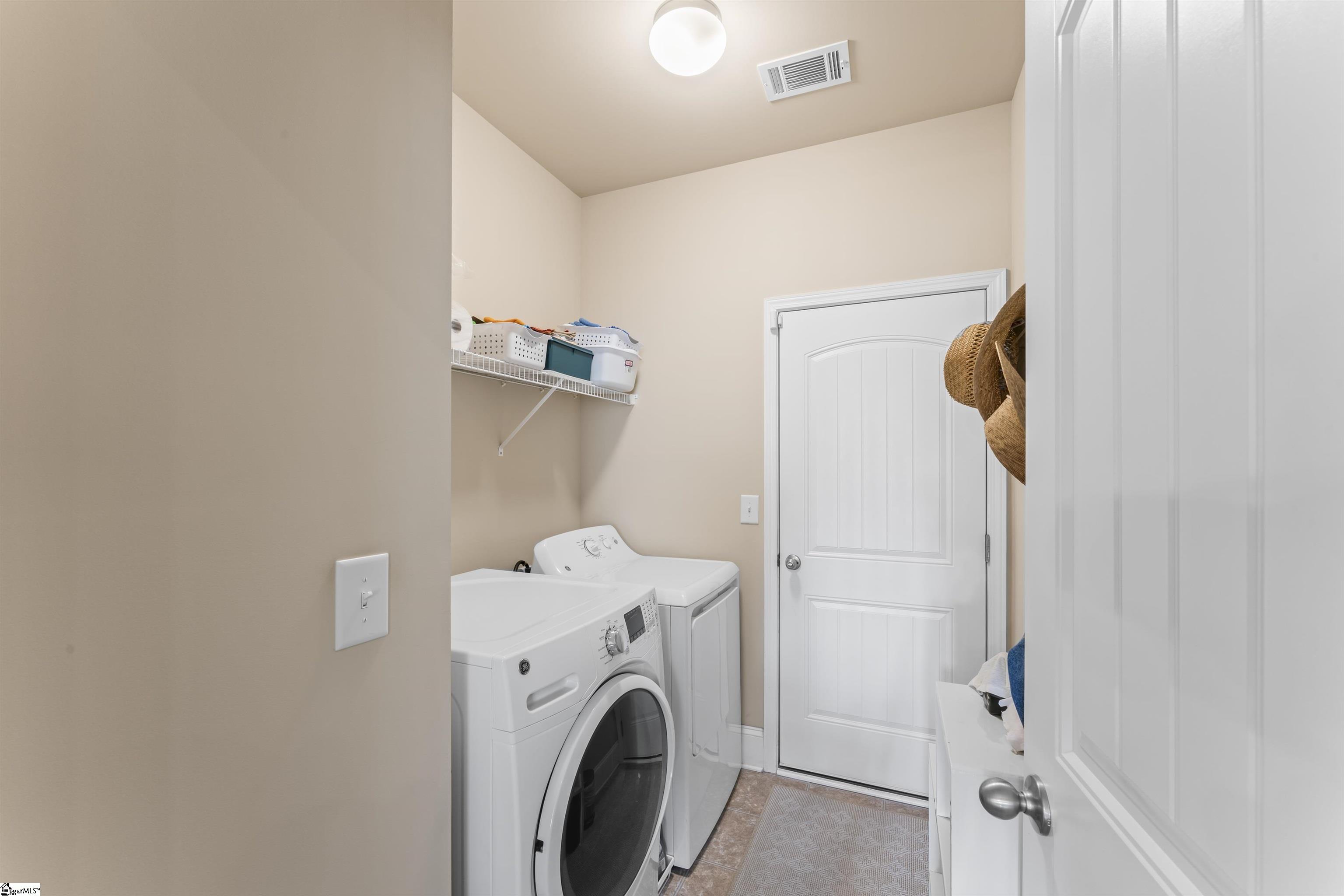 Anderson, South Carolina 29621, United States, 3 Bedrooms Bedrooms, ,2 BathroomsBathrooms,Residential,Active,233301