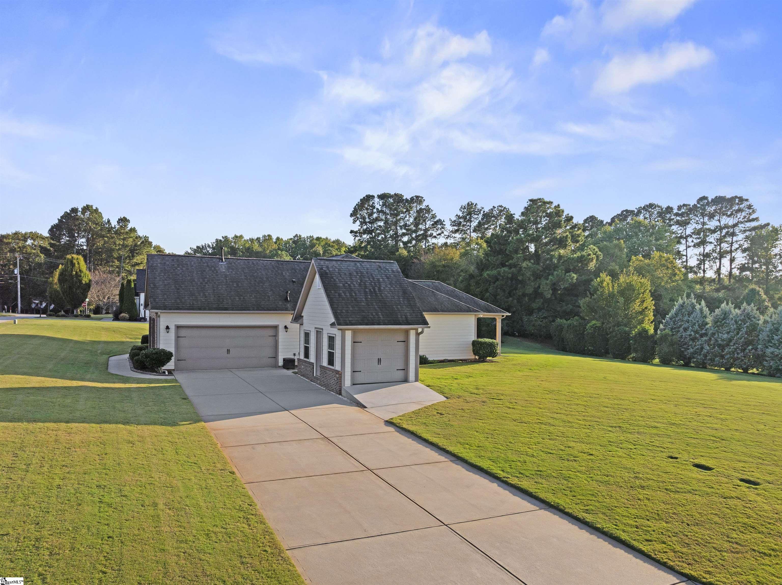 Anderson, South Carolina 29621, United States, 3 Bedrooms Bedrooms, ,2 BathroomsBathrooms,Residential,Active,233301