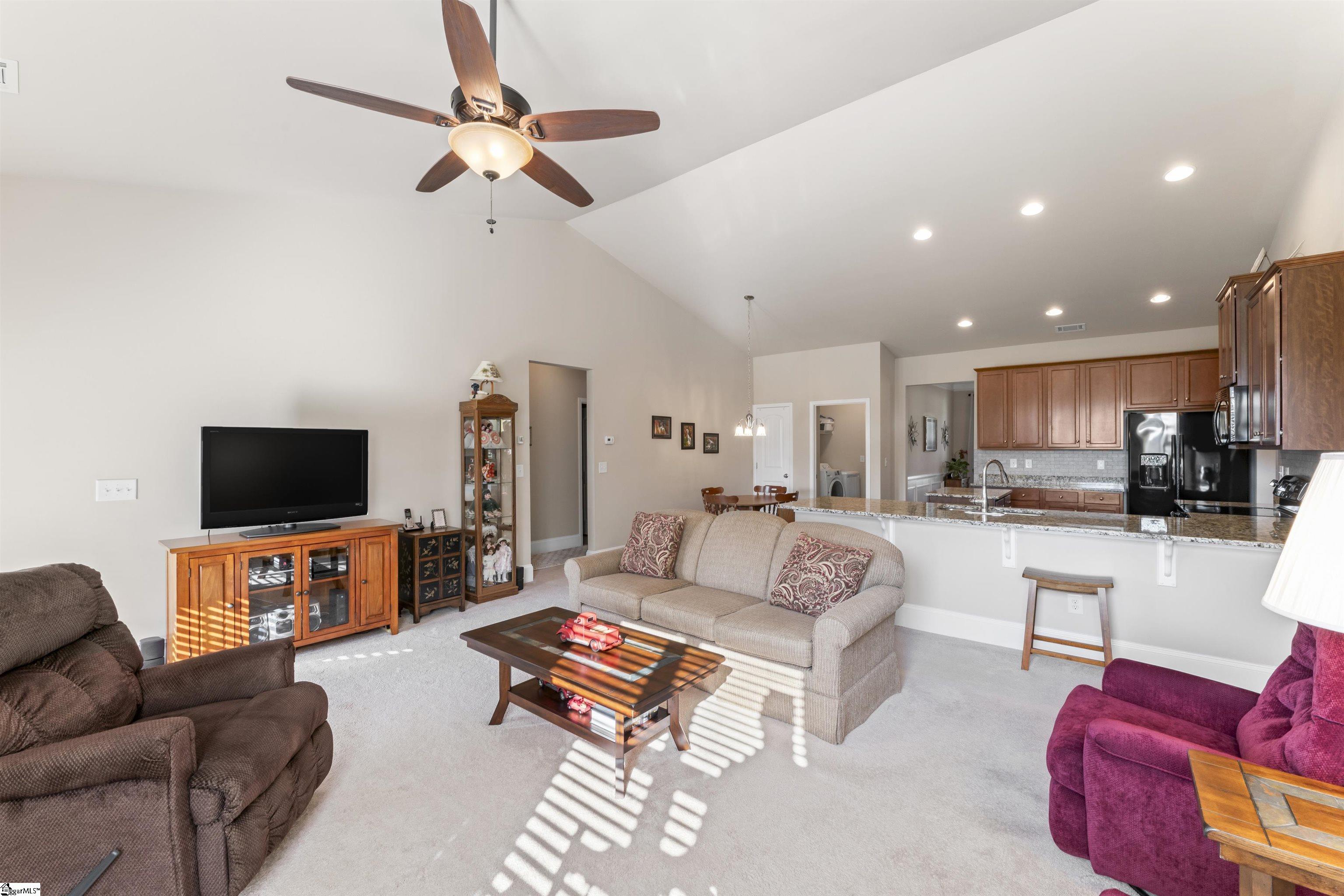 Anderson, South Carolina 29621, United States, 3 Bedrooms Bedrooms, ,2 BathroomsBathrooms,Residential,Active,233301