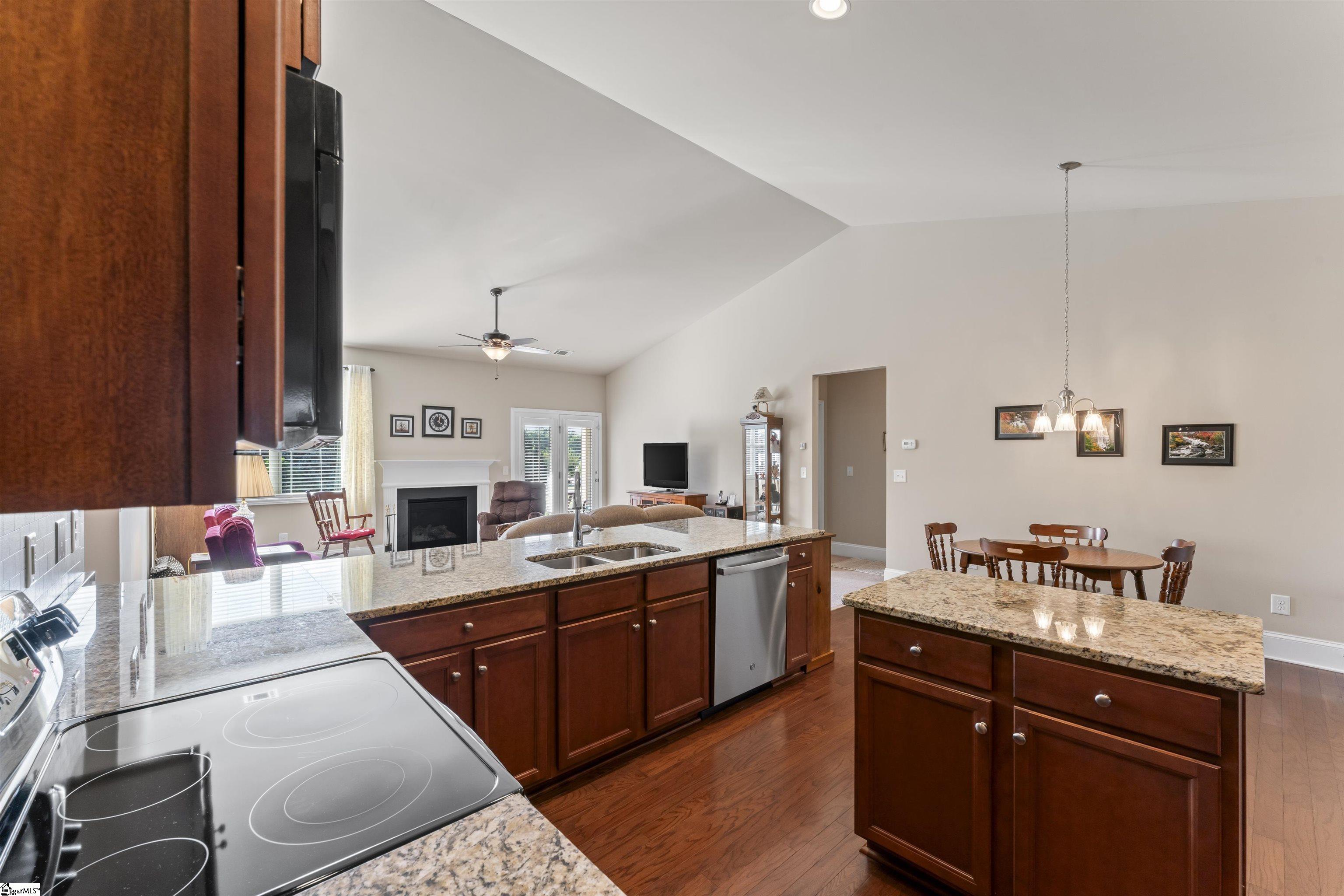 Anderson, South Carolina 29621, United States, 3 Bedrooms Bedrooms, ,2 BathroomsBathrooms,Residential,Active,233301