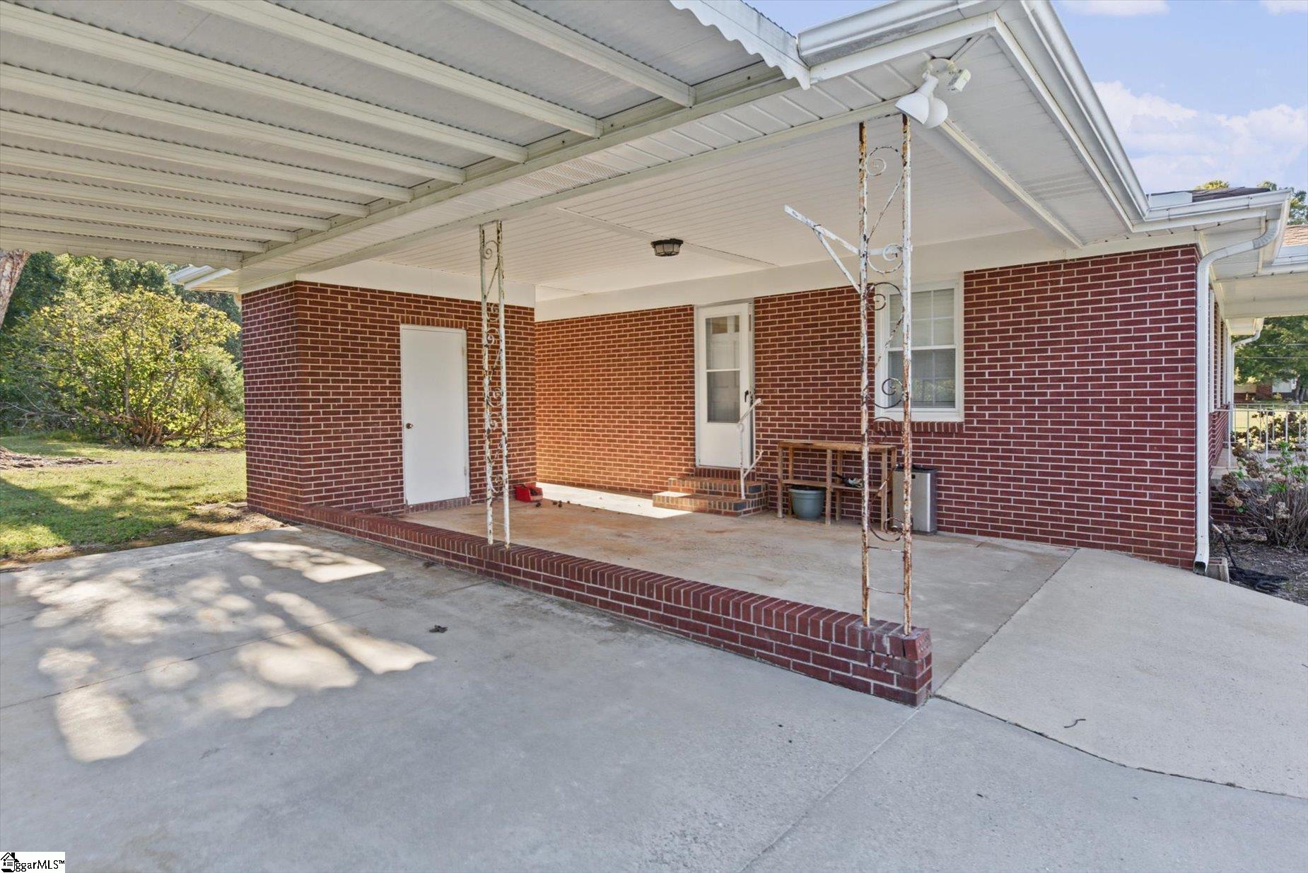 747 Lusk Road