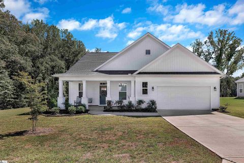 Photo of 715 Oak Hill Lane, Belton, SC 29627 (MLS # 1583582)