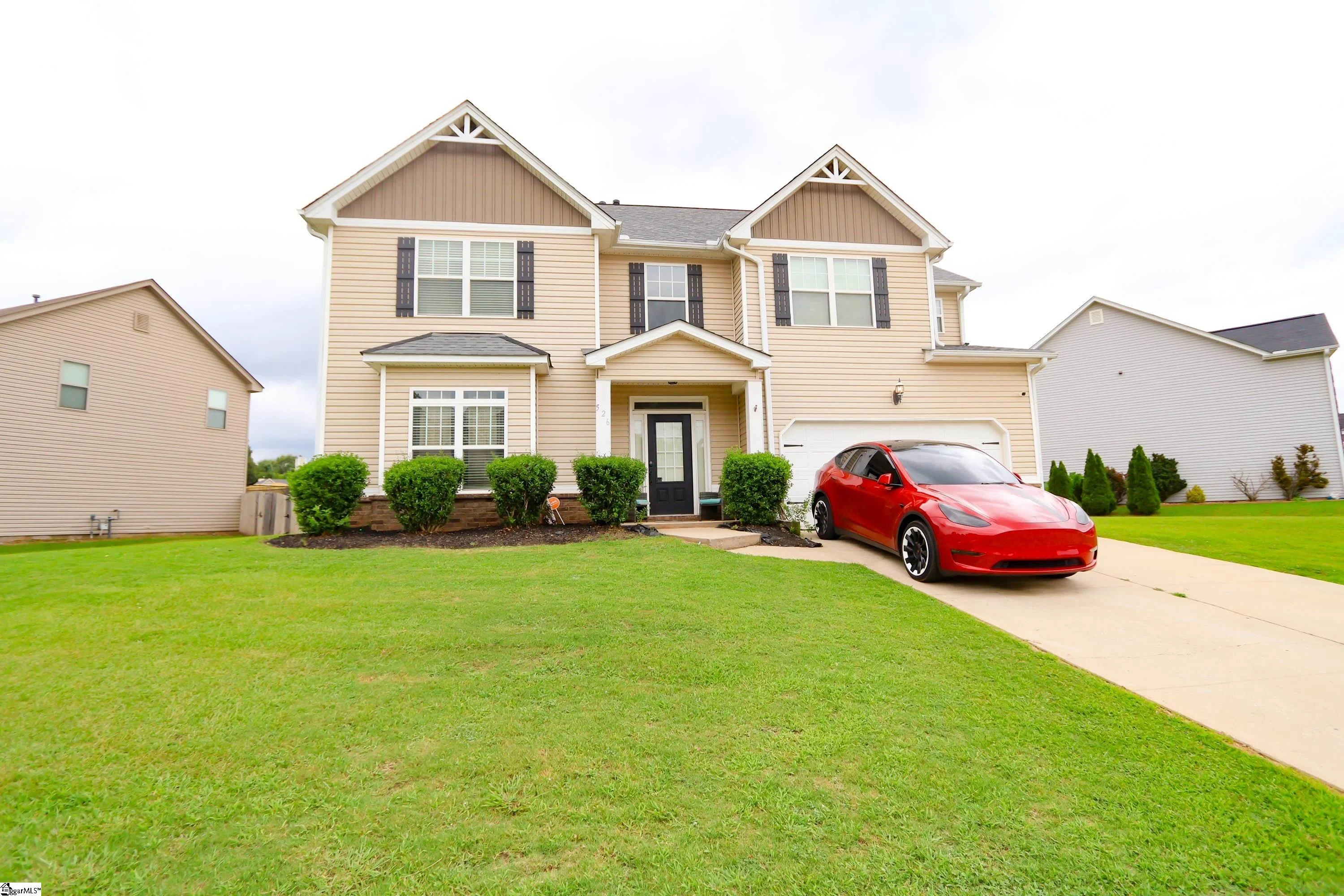 526 W Holloway Drive