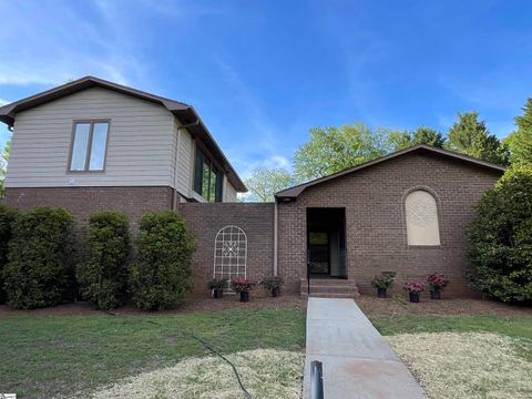 Photo of 17 Runnymede Road, Greenville, SC 29615 (MLS # 1588834)